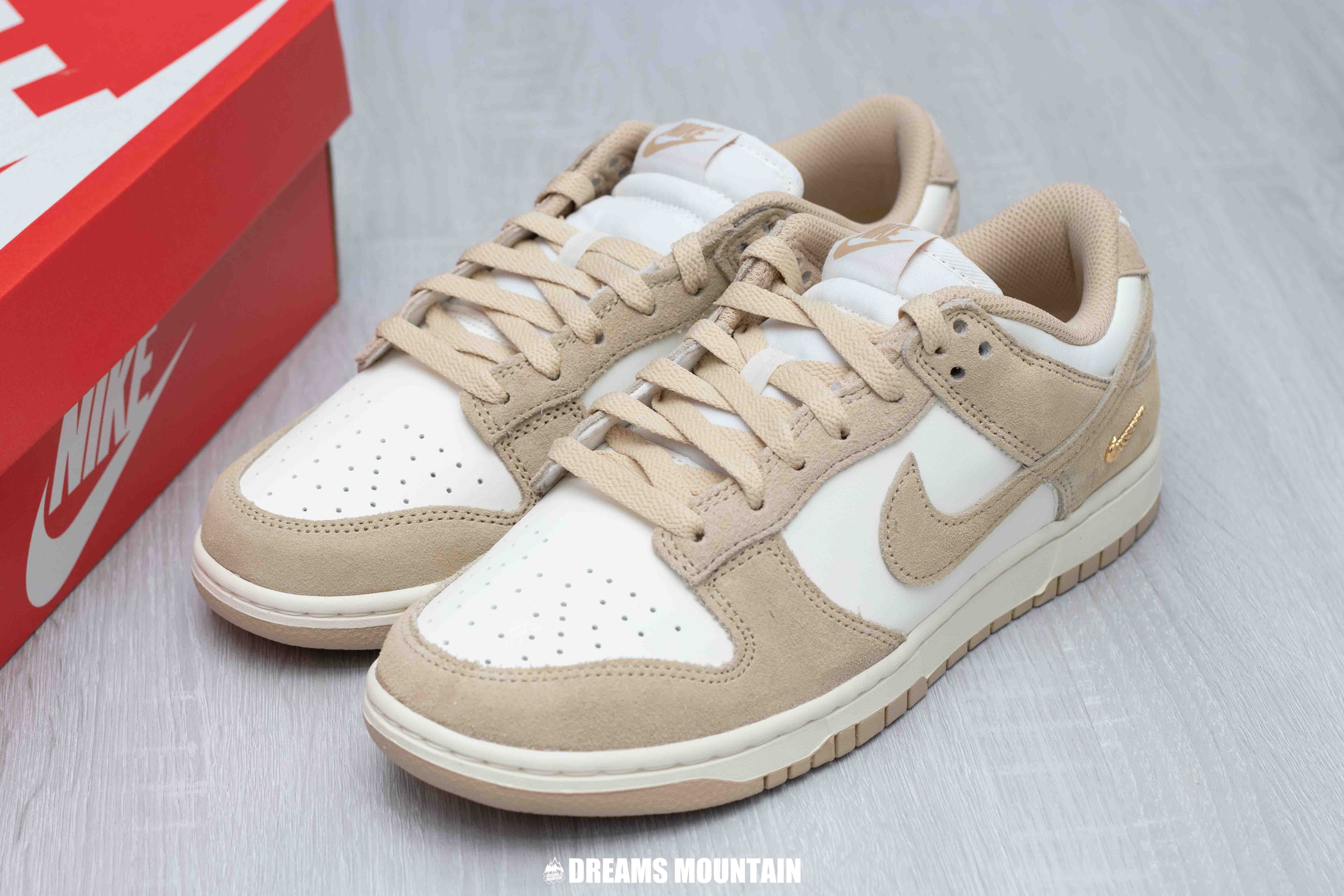 【預訂】NIKE DUNK LOW 小金剔麂皮小麥啡-WOMEN