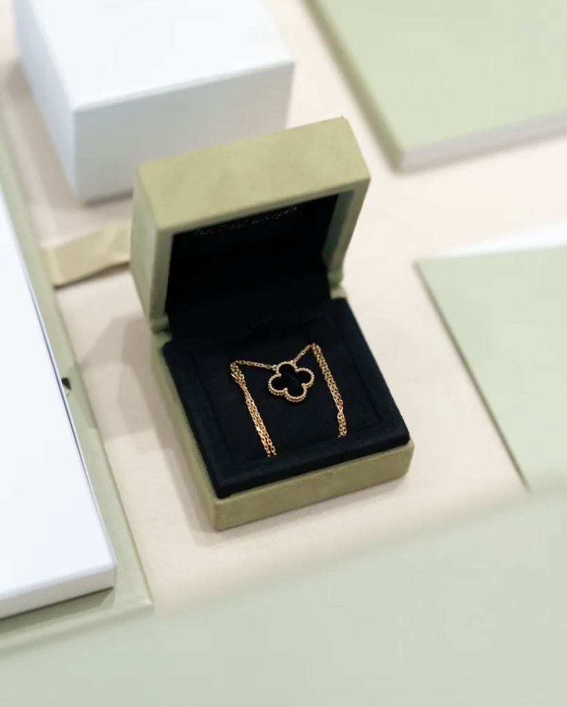 Van Cleef & Arpels Vintage Alhambra Pendant Black Onyx 18K 黃金 黑瑪瑙 吊墜 項鏈