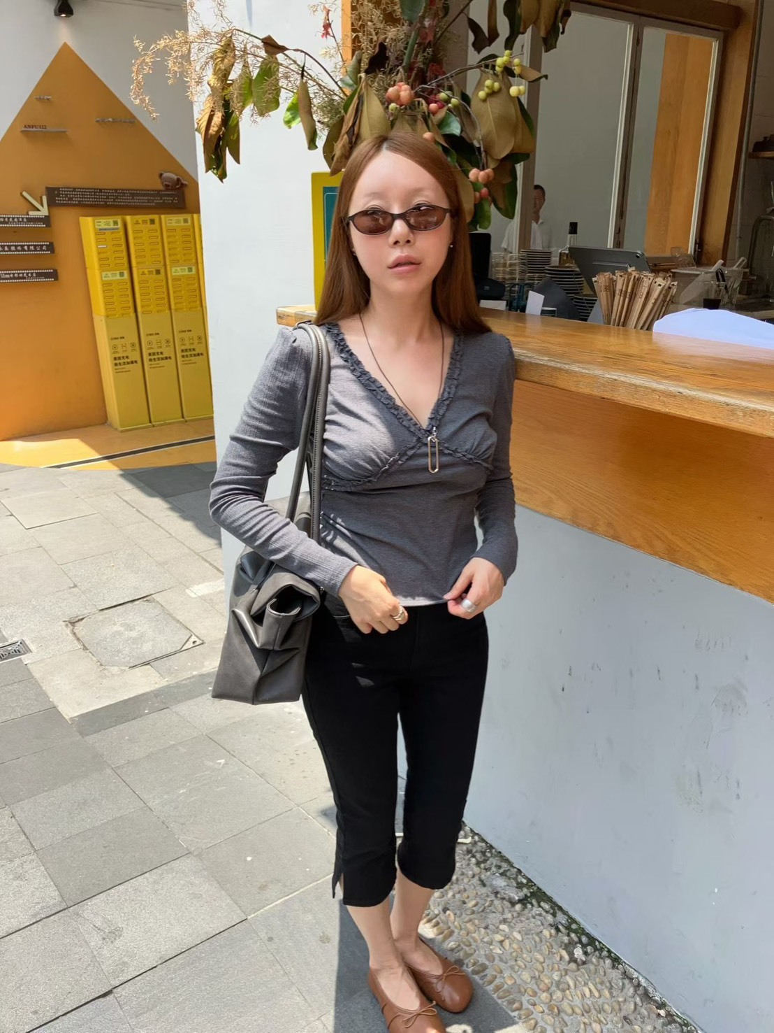 V領荷葉邊長袖T