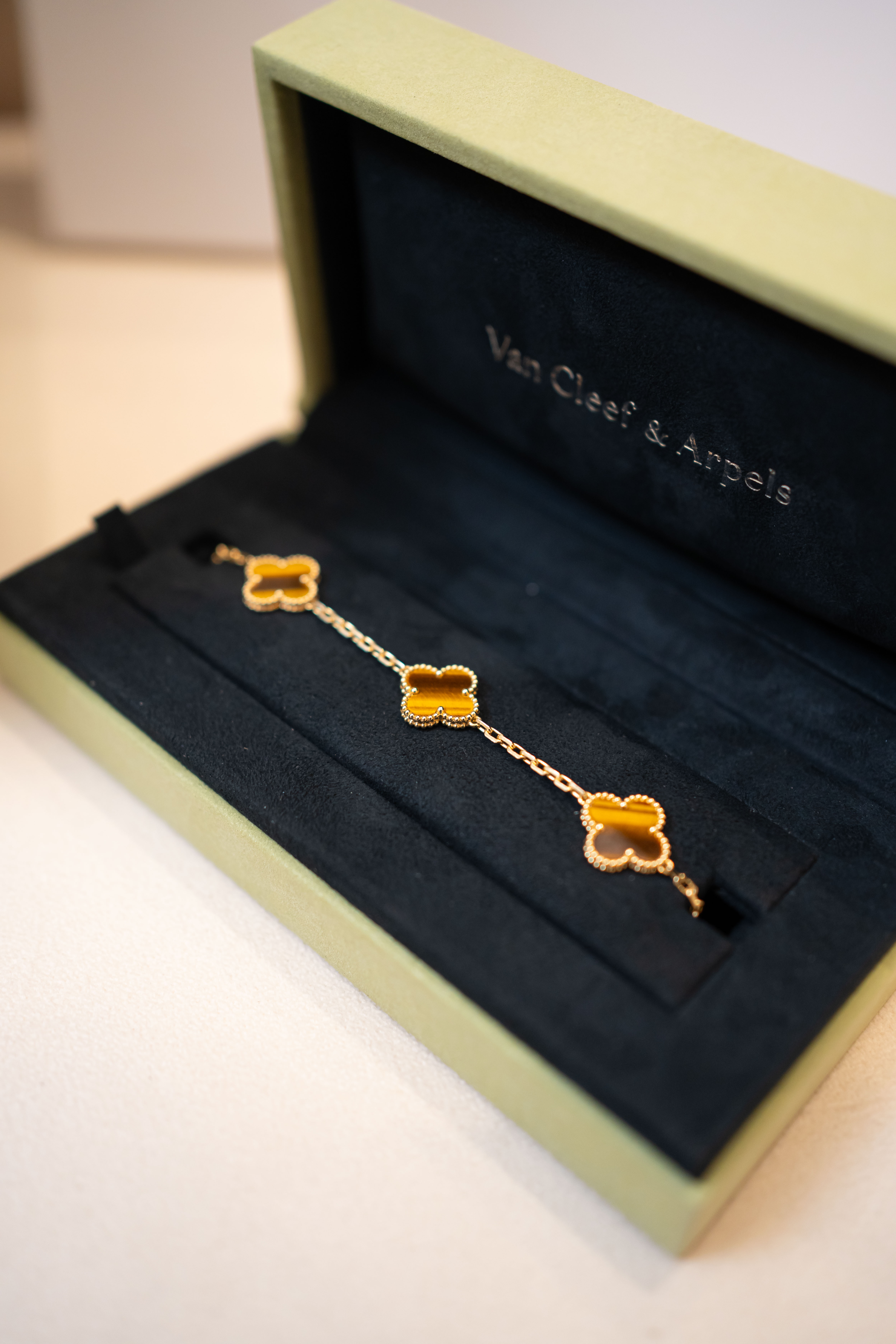 Van Cleef & Arpels vca Alhambra 18K黃金 虎眼石 四葉草手鏈