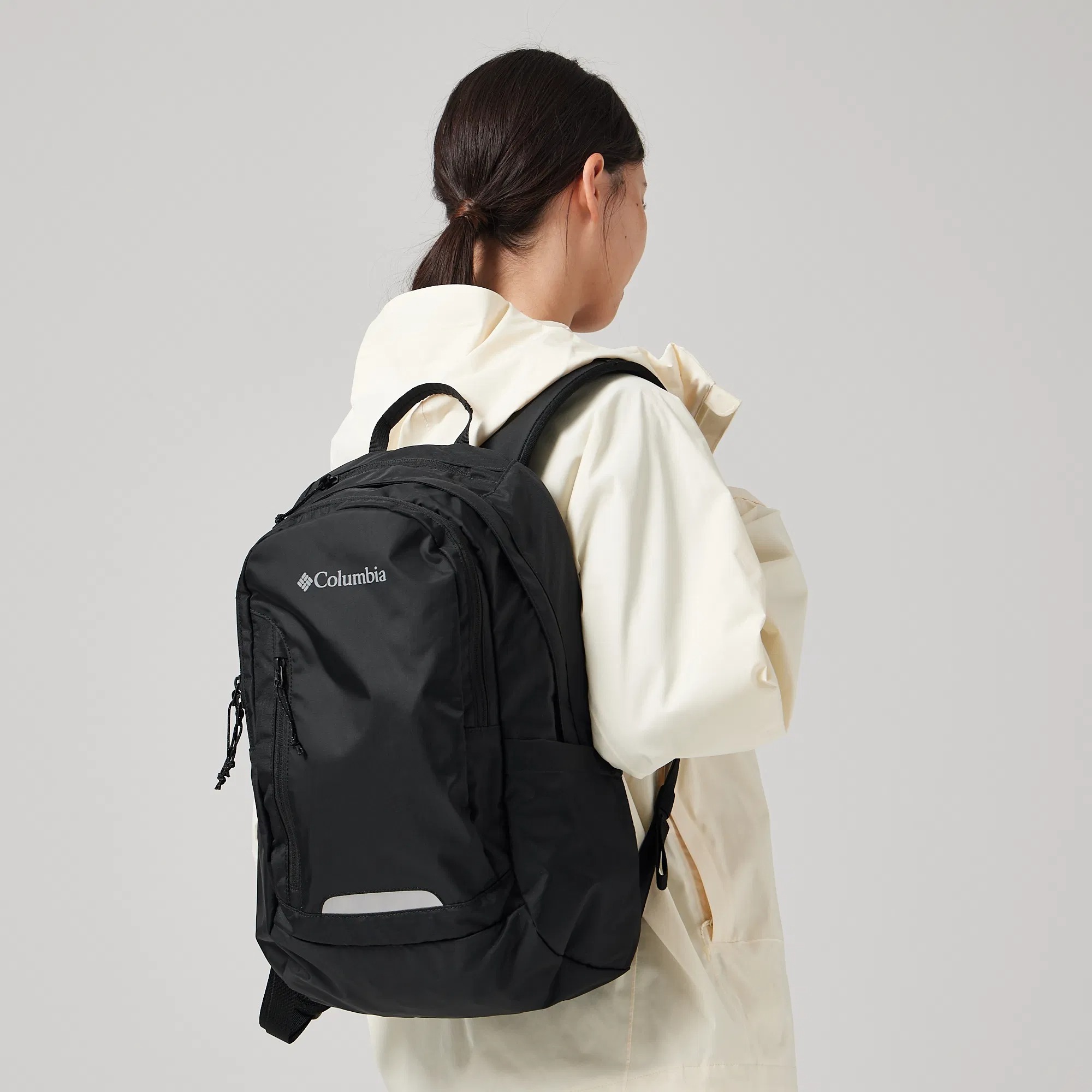 【現貨】COLUMBIA CASTLE ROCK 20L 後背包 附防水袋 黑色 C66YU0398010