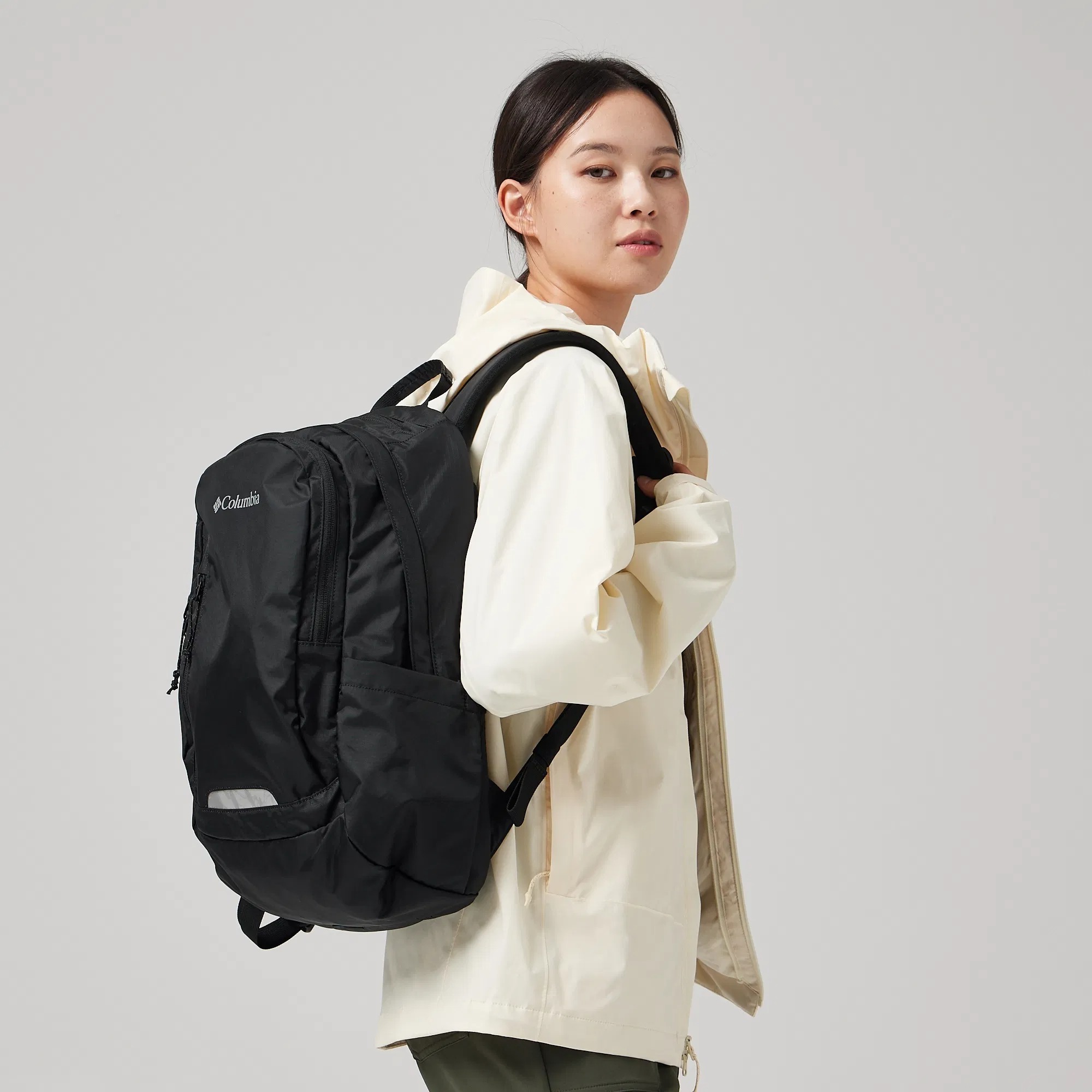 【現貨】COLUMBIA CASTLE ROCK 20L 後背包 附防水袋 黑色 C66YU0398010