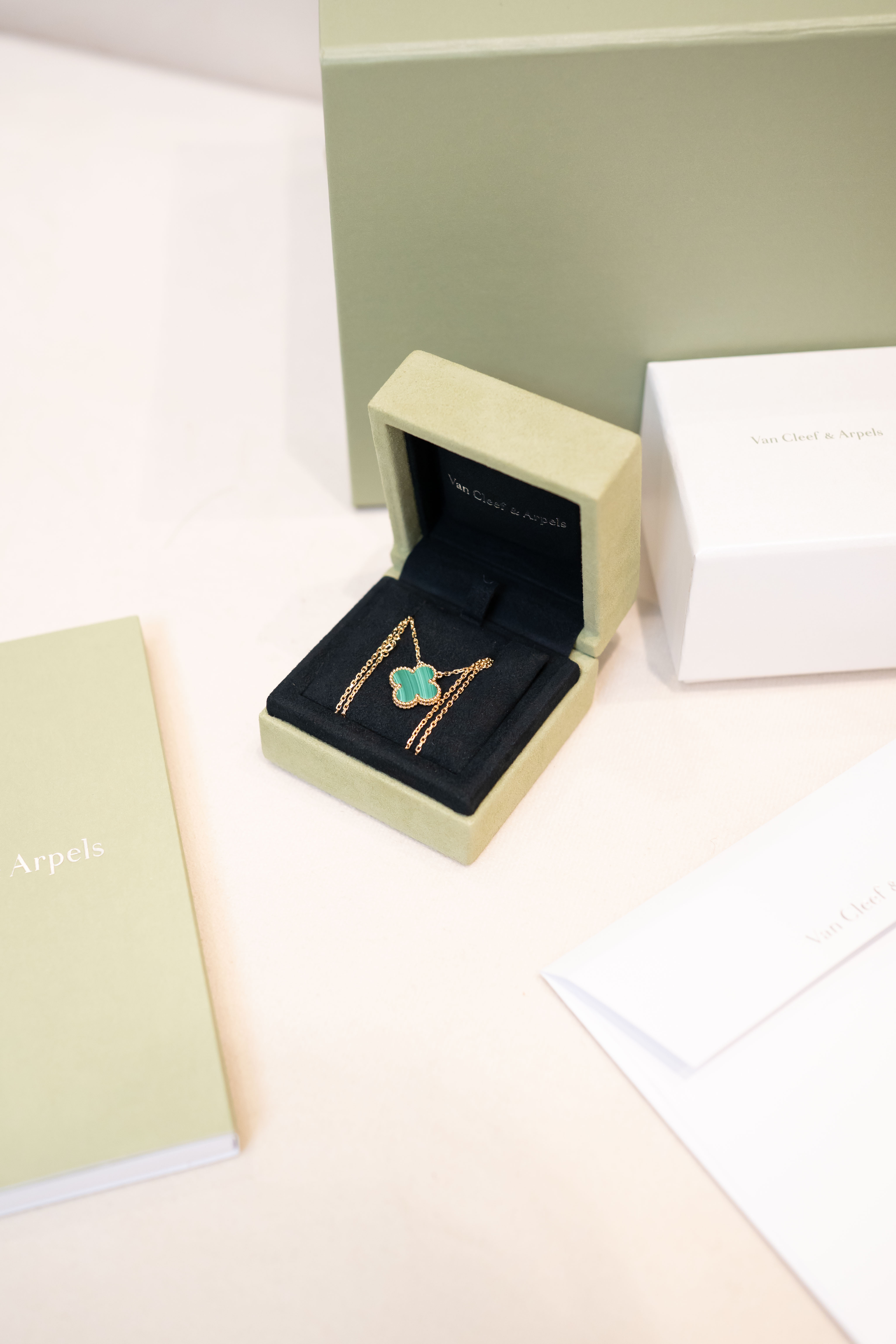 Van Cleef & Arpels Vintage Alhambra 18K 黃金 孔雀石 吊墜項鏈