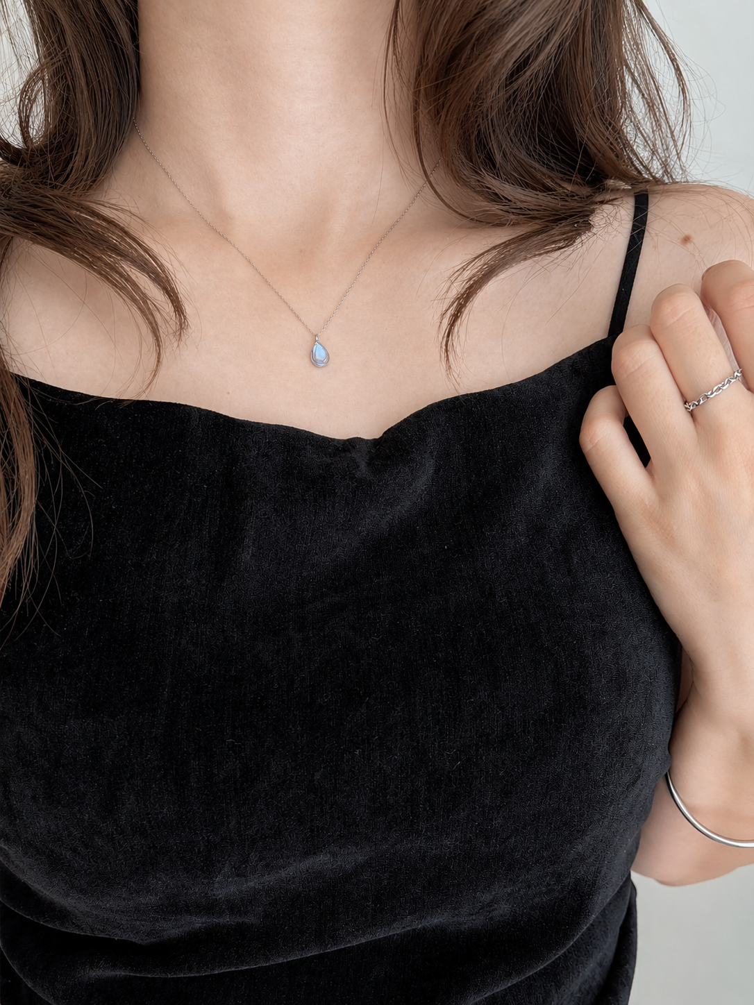 SS magnet crystal necklace