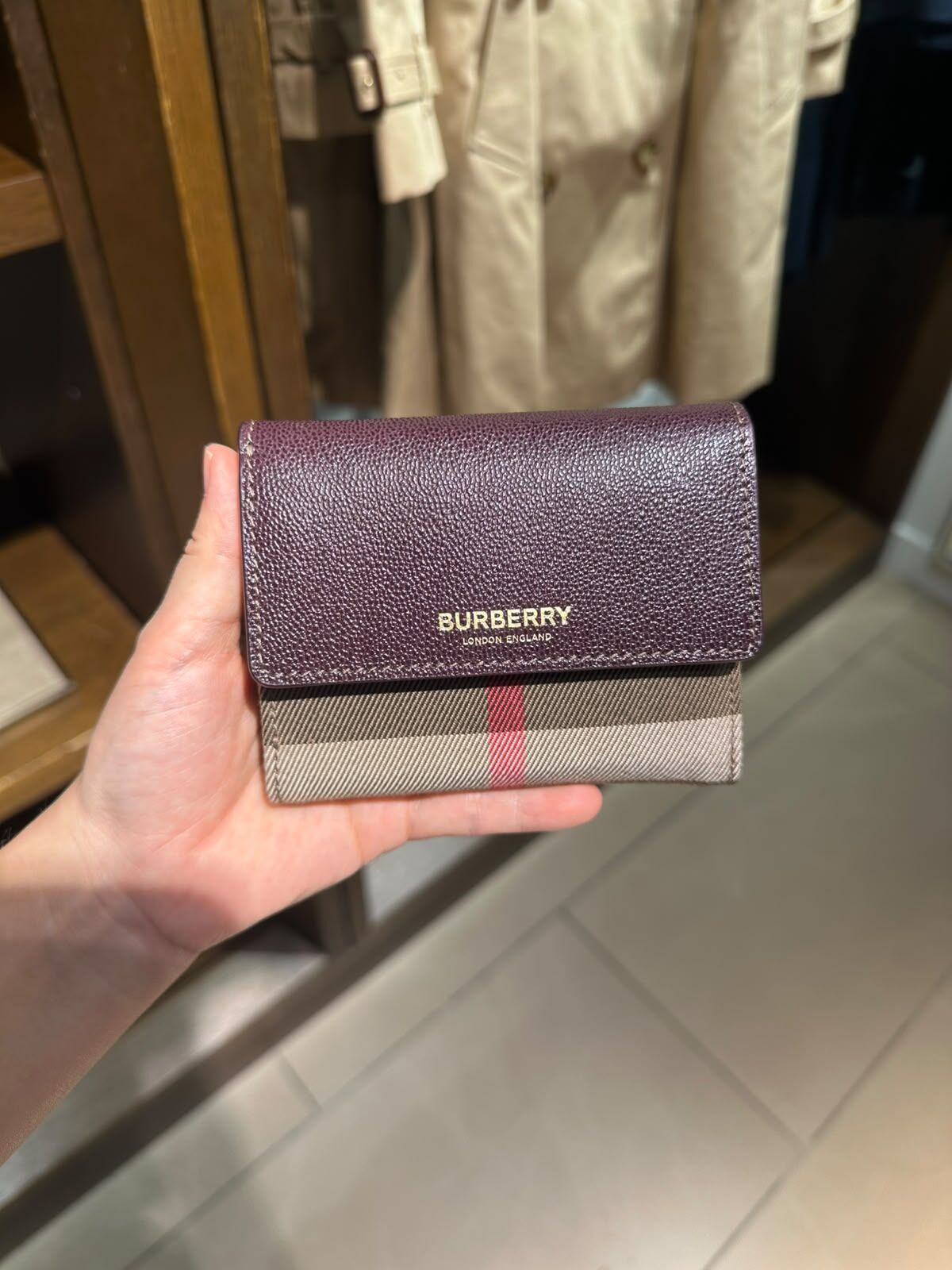 LYS02359 Burberry 牛皮拼格紋三折短銀包