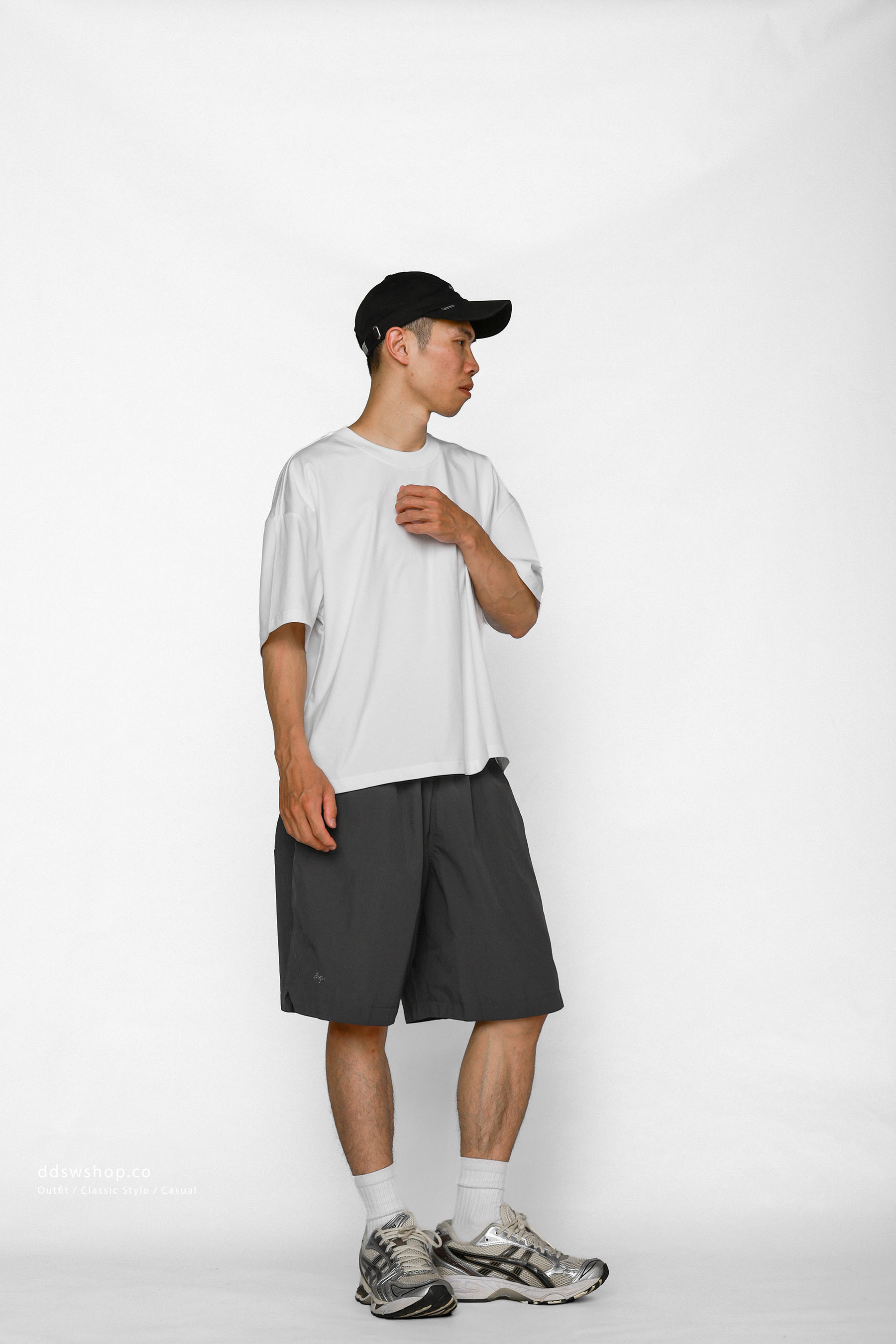 骨頭刺繡機能短褲 Bone Embroidered Shorts SS-021