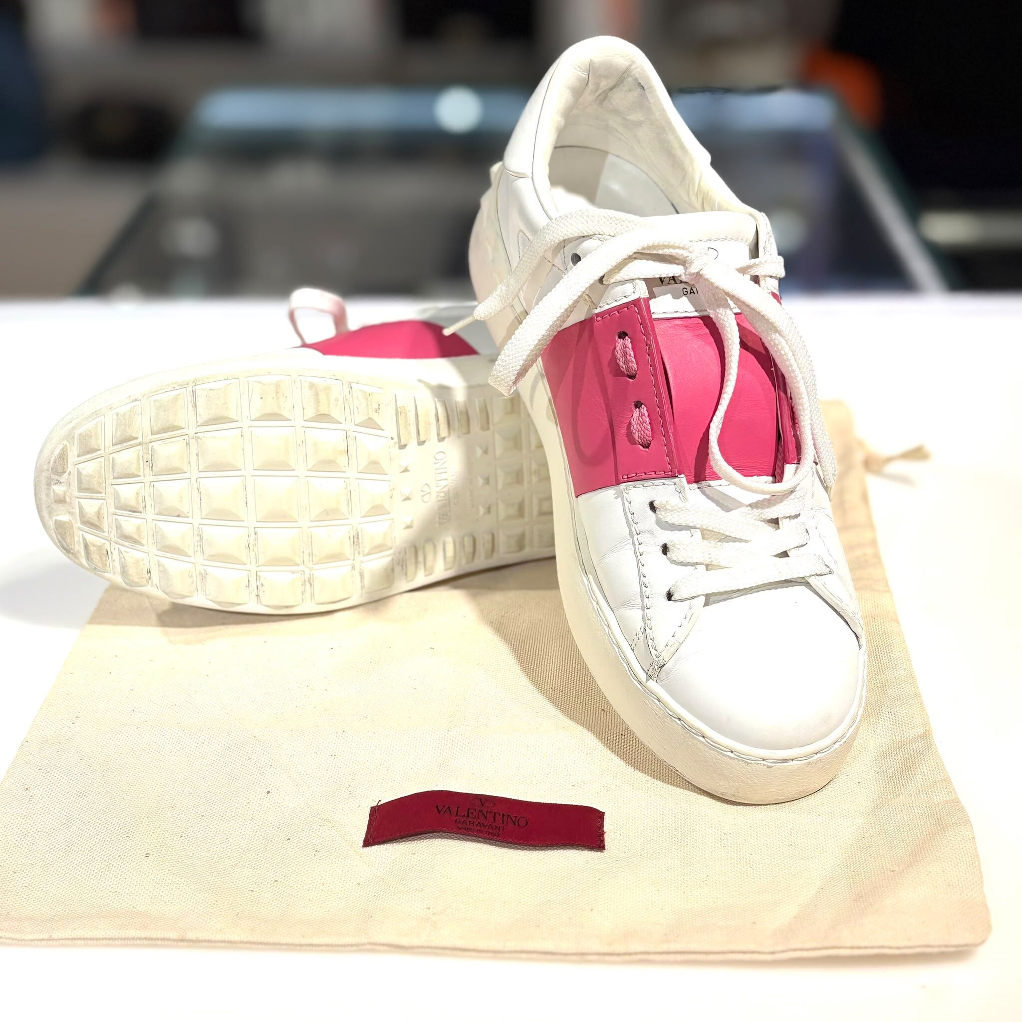 限時1折!!! 95%NEW二手VALENTINO波鞋 36 碼 白色牛皮拼粉色rockstud untitled sneaker #香榭站正品