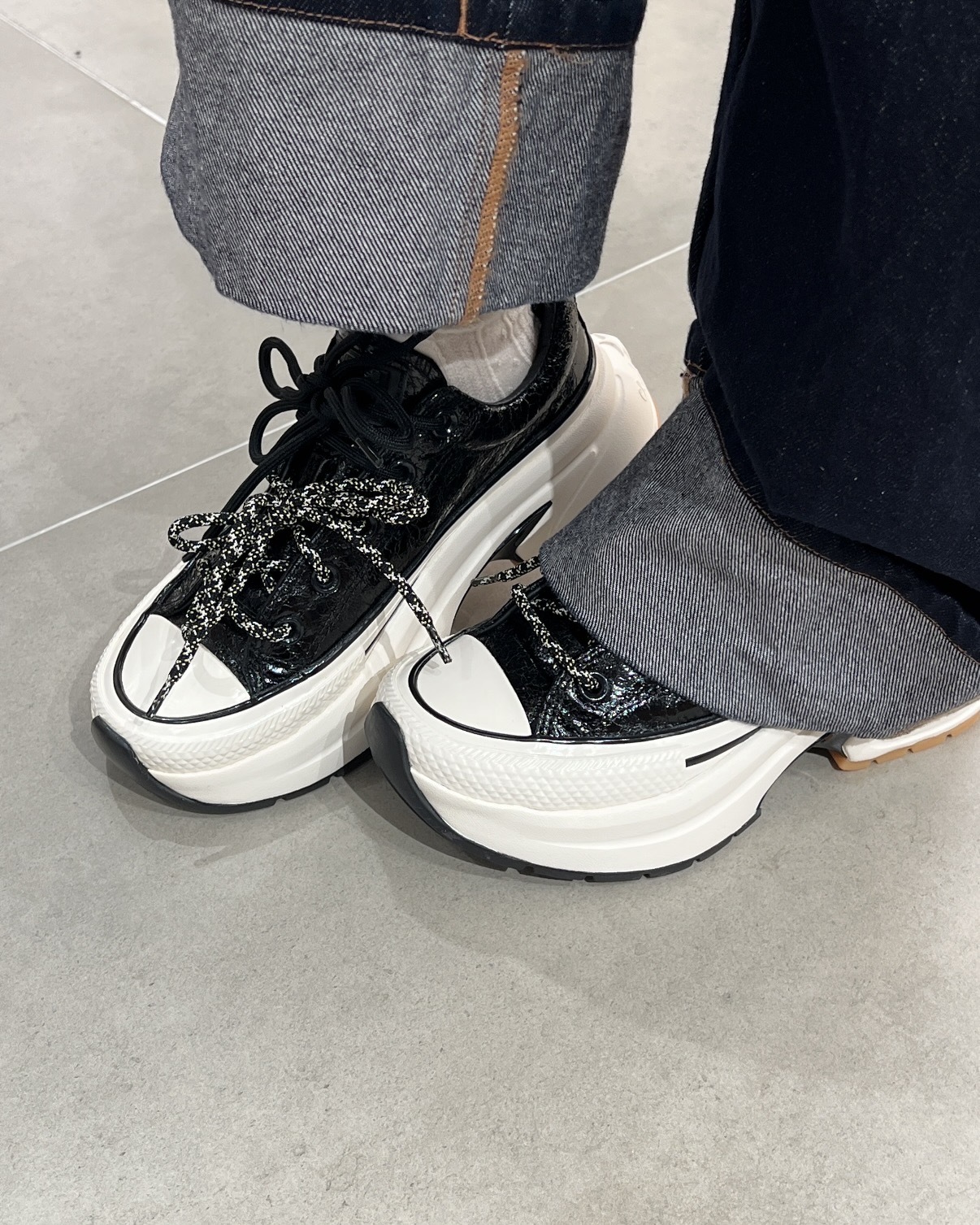 CONVERSE RUN STAR CRUSH 小鯊魚 液態黑 黑色 皺摺皮革 裂紋 奶油底 奶油白 厚底鞋 增高 Karina代言同款 劉知珉 女鞋 A24315C / 預購