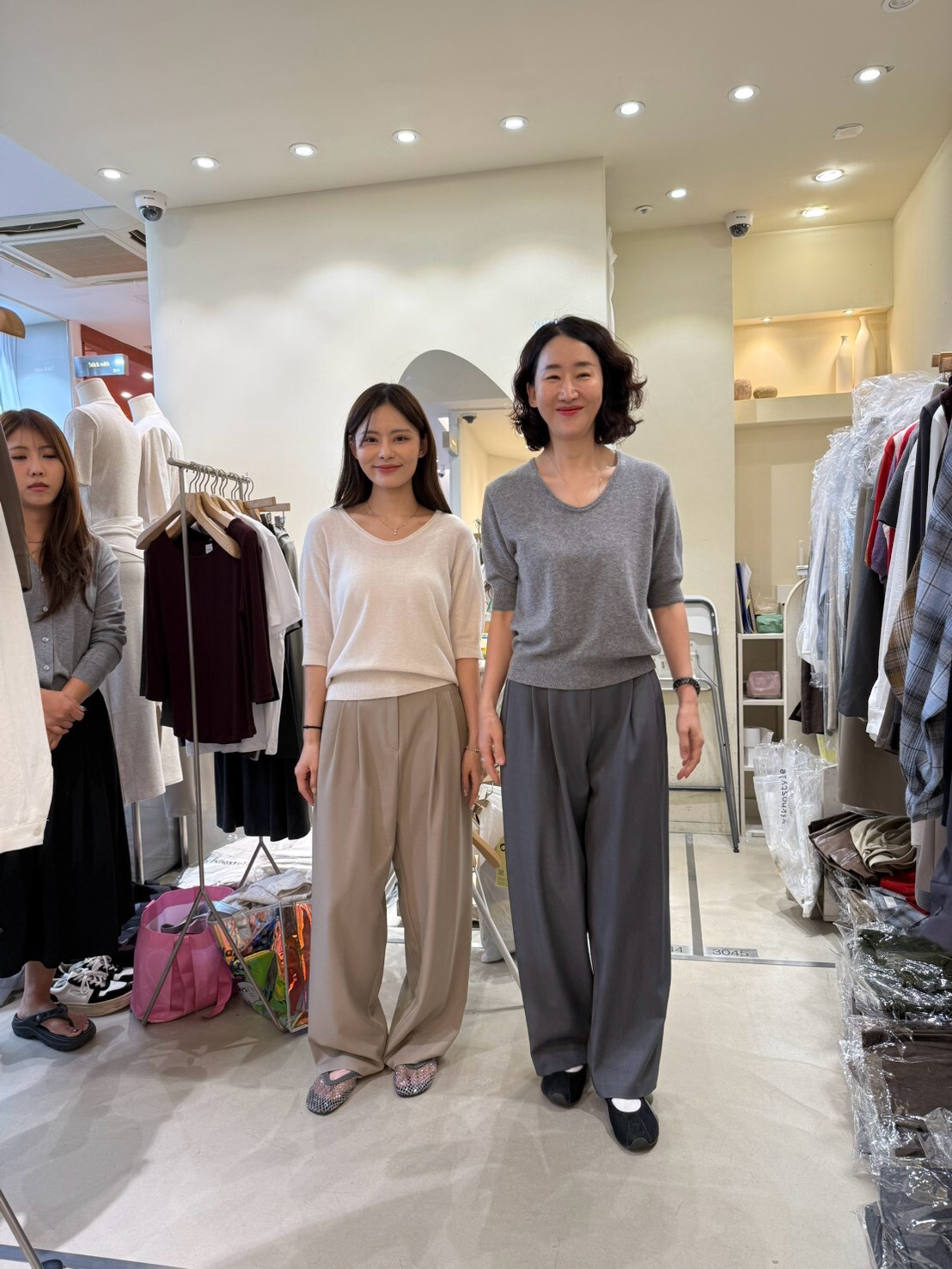 YH7024 捲邊中袖針織上衣 *Merino wool*