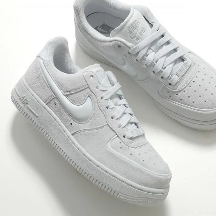NIKE AIR FORCE 1 AF1 灰白 淺灰白 果凍勾勾 絨面 女鞋 HV4406-100 / 調貨