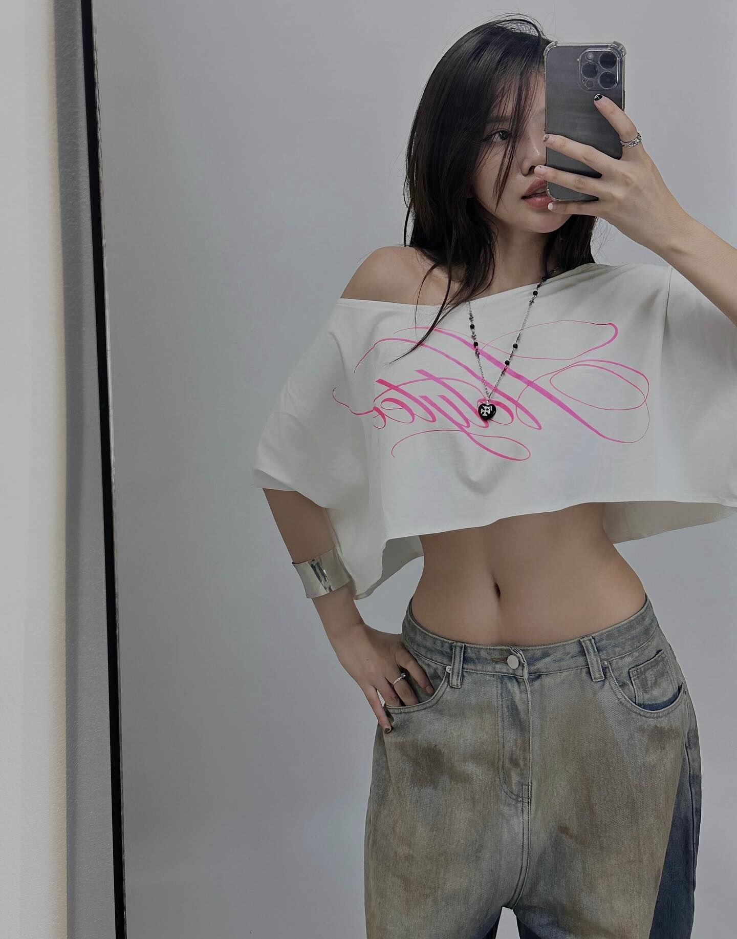 【預購】越南代購 Holytee . stu 草寫 大Logo 大斜肩 上衣 Dolly Top 長袖 短版 寬鬆Tee
