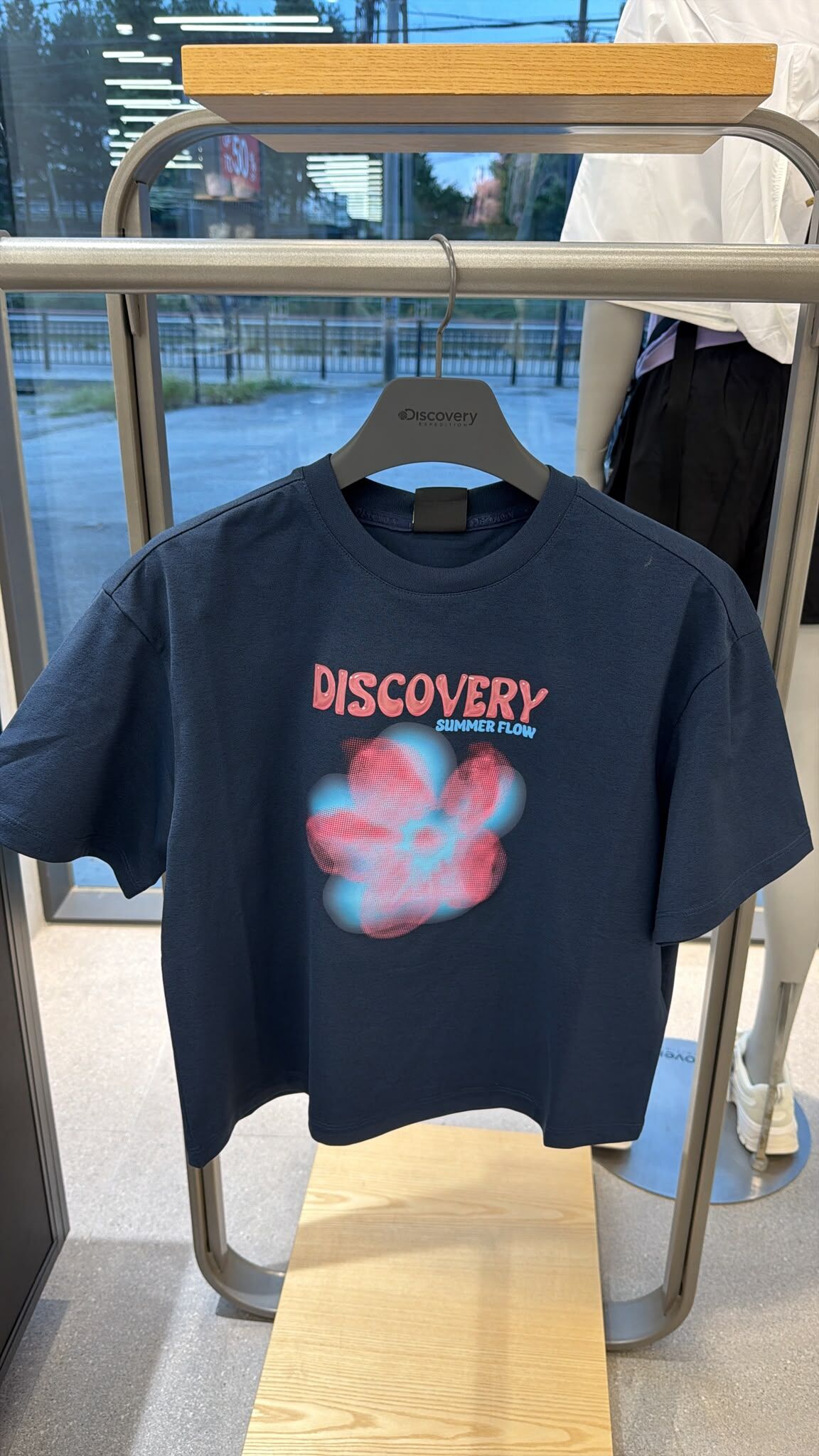 VG08 Discovery EXPEDITION 花花LOGO T-Shirt -深藍色 (NYD) (DWRS9N063GP001)