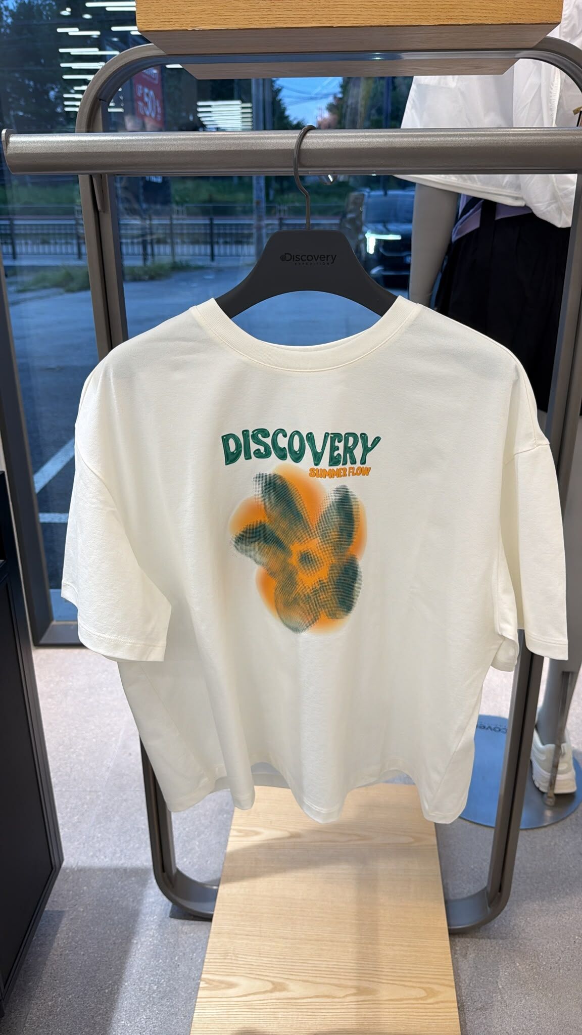 VG09 Discovery EXPEDITION 花花LOGO T-Shirt -白色 (CRS) (DWRS9N063GP001)