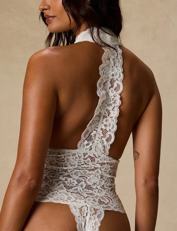 Lace Dance白色深V領蕾絲露背連身衣