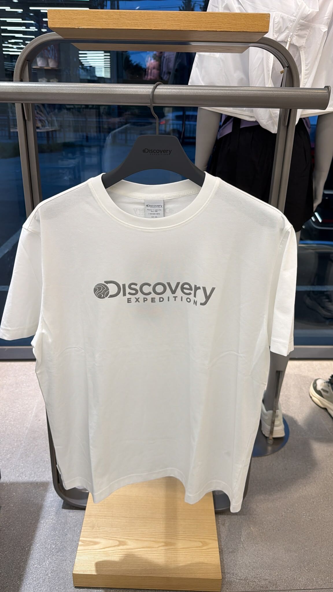 VG16 Discovery EXPEDITION 文字LOGO 寬T-Shirt -白色 (WH) (DMRS71053GP001)