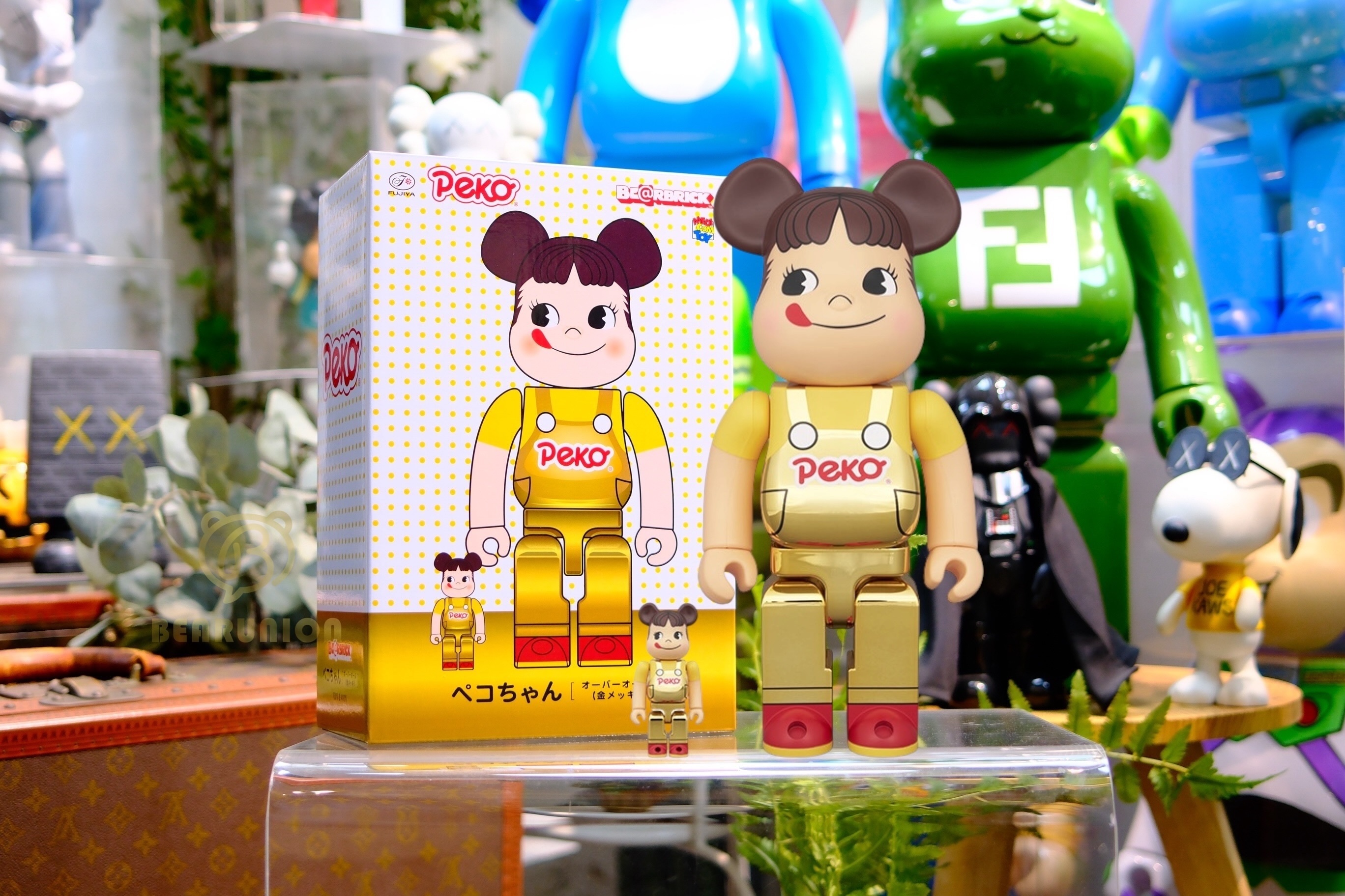 🎏預訂🎏Bearbrick 400% 100% ペコちゃんオーバーオール金メッキ不二家