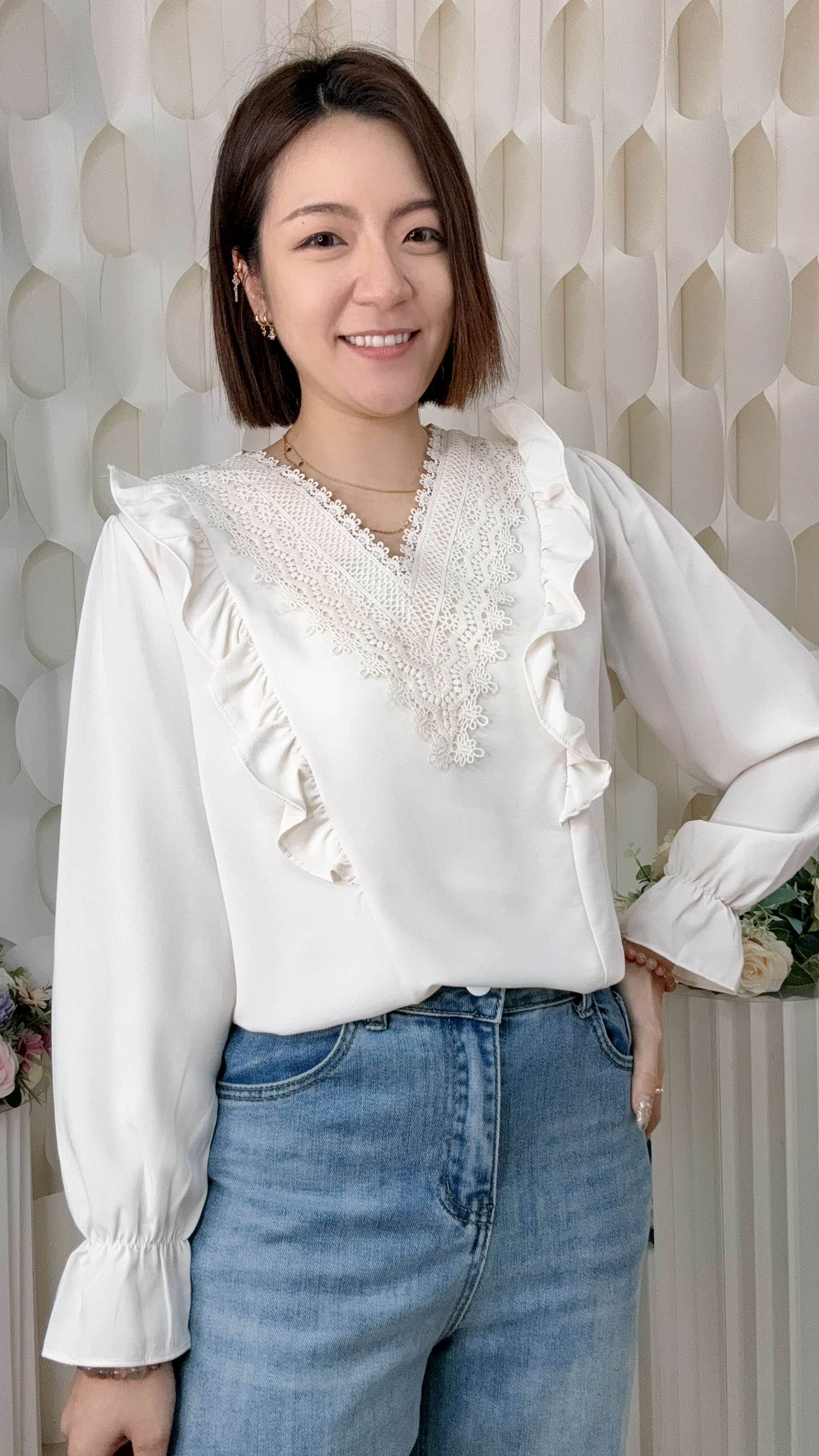 刺繡V領雪紡上衣（胸42 腰42 長23吋）#58652 2108clo