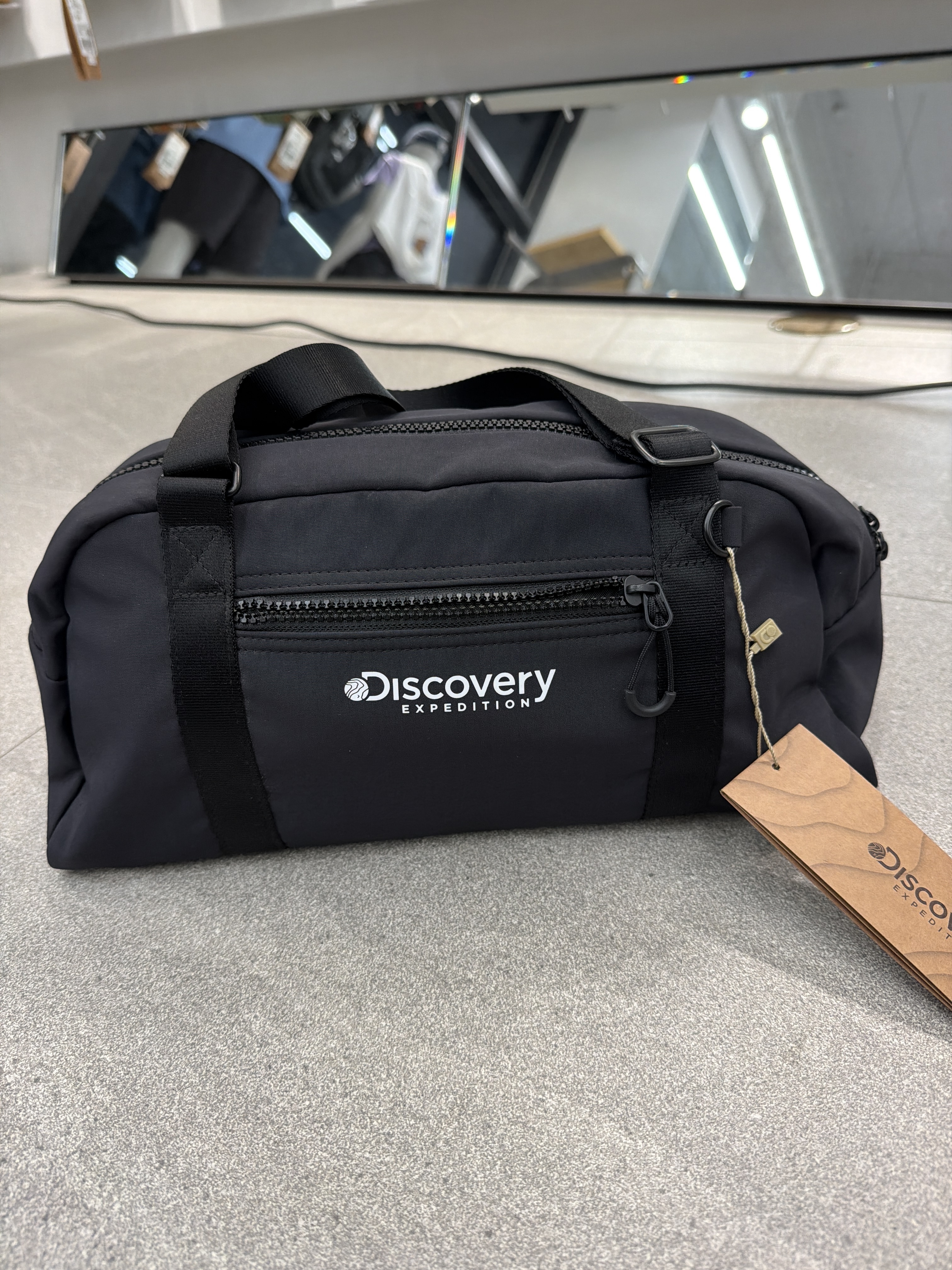 VG53 Discovery EXPEDITION 尼龍手袋-黑色 (BKS) (DXBW3014NGP001)