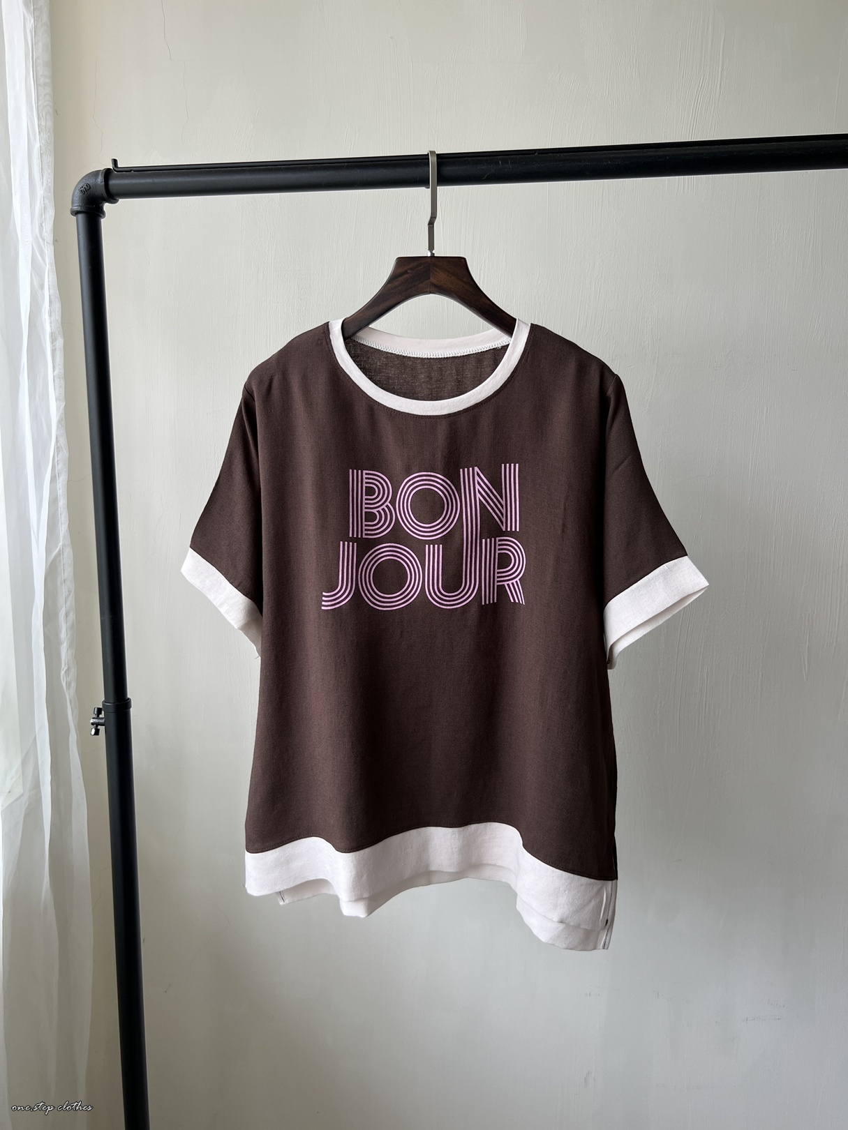 正韓棉麻Bonjour配色T (咖)