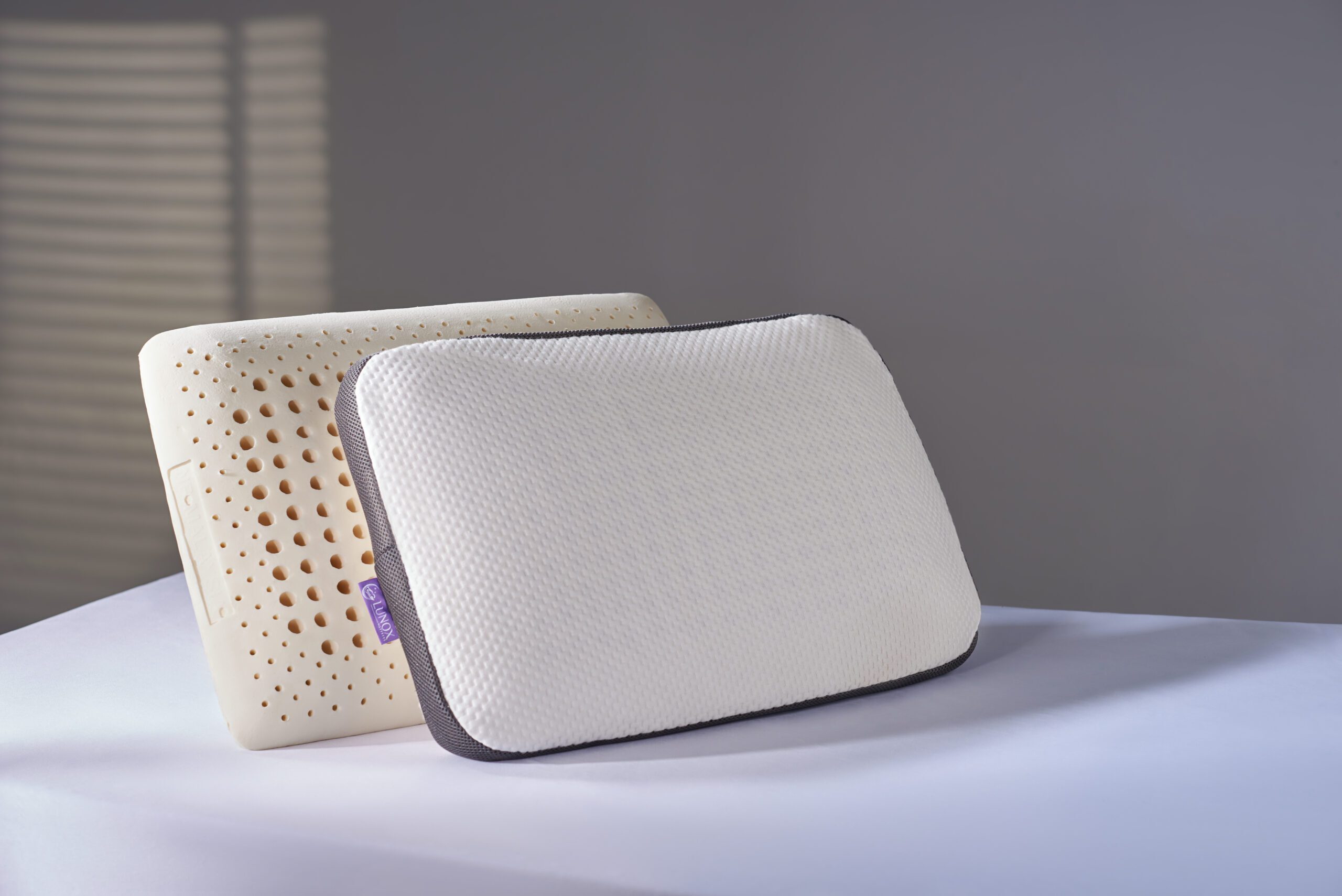 Luniox Queen Pillow   (包括套子)  标准Standard Pillow