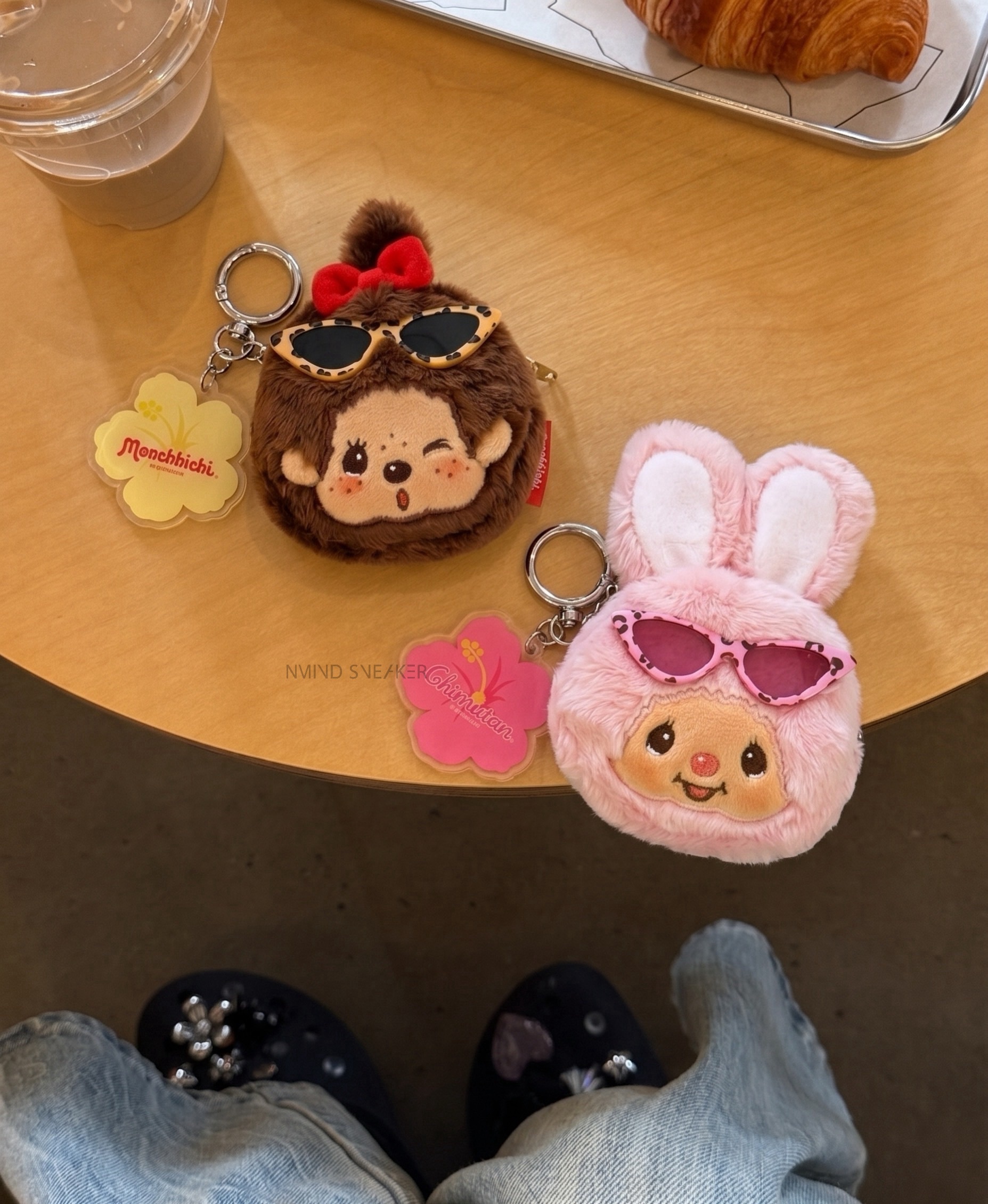 〈 夏日版曬黑蒙奇奇🌺〉韓國限定  MONCHHICHI 蒙奇奇 Chimutan 曬黑系列 零錢小包 耳機包 吊飾