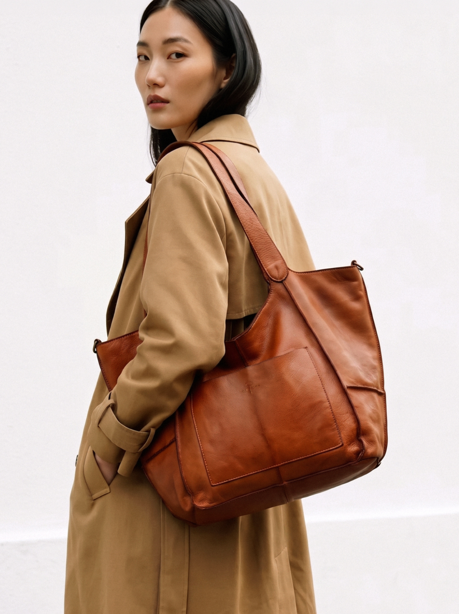 Lauretta 鞣革中型托特包 棕色