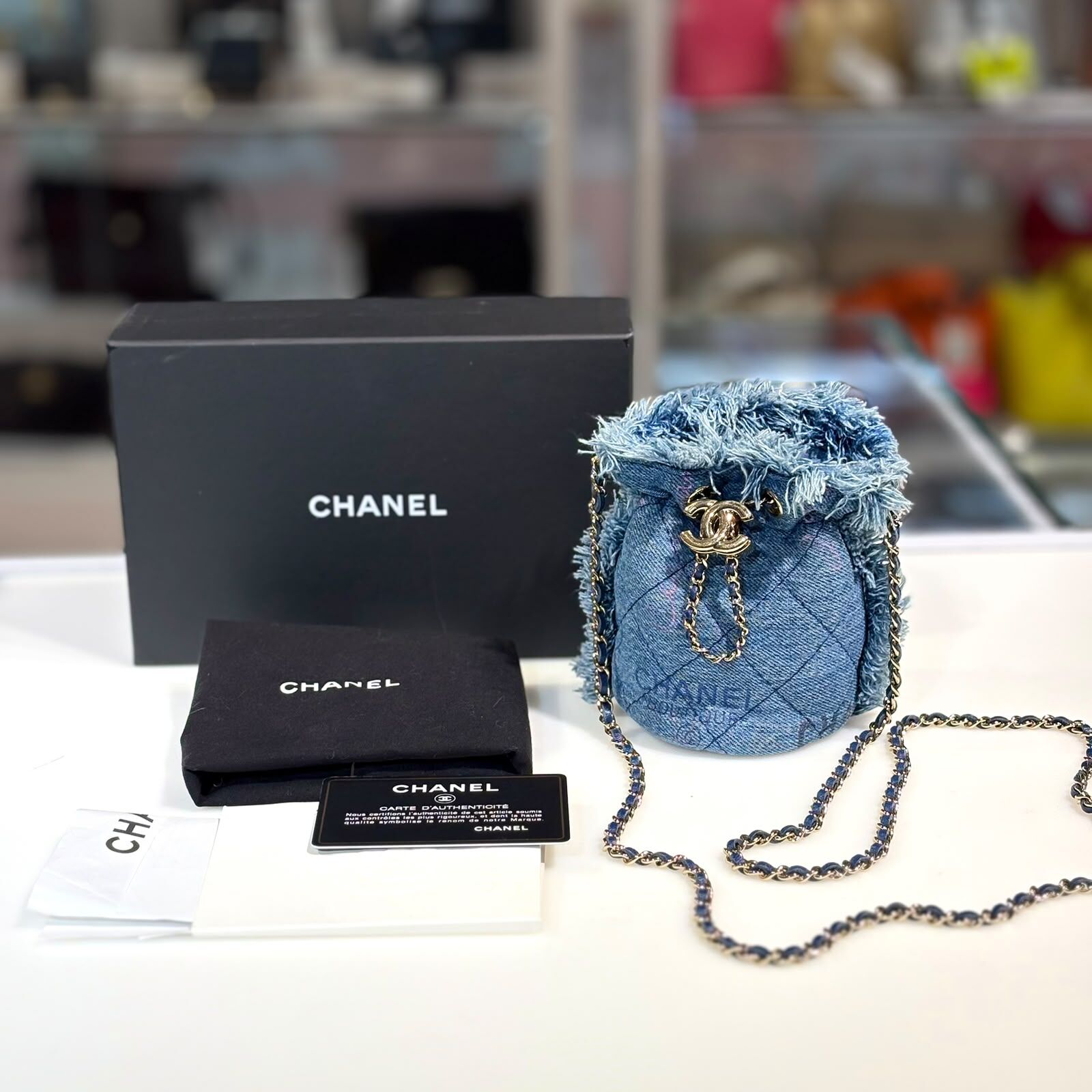 98%NEW二手CHANEL斜背包/水桶包 AP2603 迷你 牛仔丹寧塗鴉鏈條小廢包 denim mini bucket bag  #香榭站正品