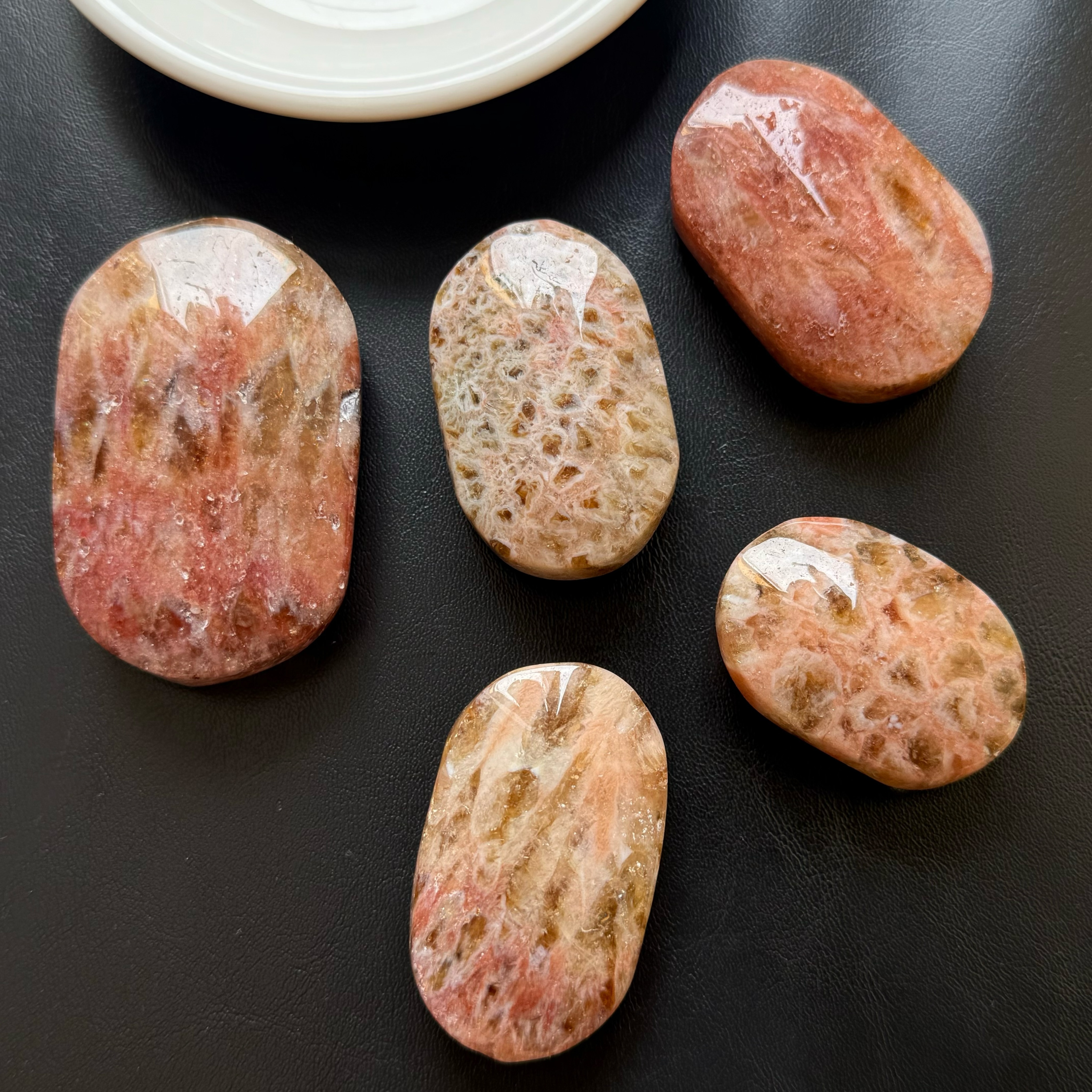 [原石] 金太陽石共生黃水晶 水晶把玩