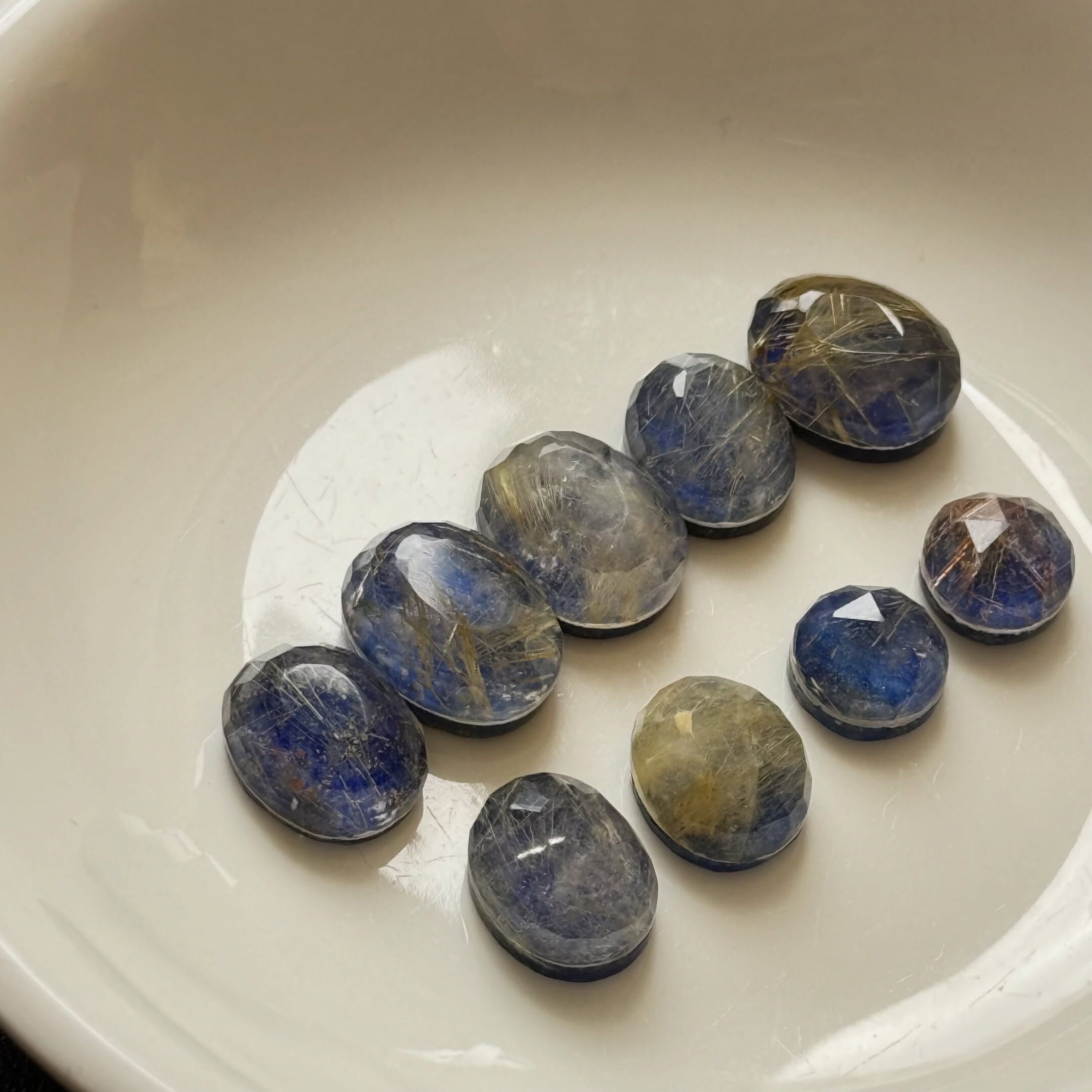 [原石] 青金石 x 鈦髮晶 水晶蛋面 約 13x10x5mm