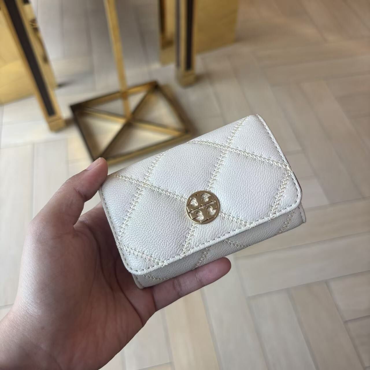 【預購】Tory Burch S082232 Willa 翻蓋小卡包 (白色)