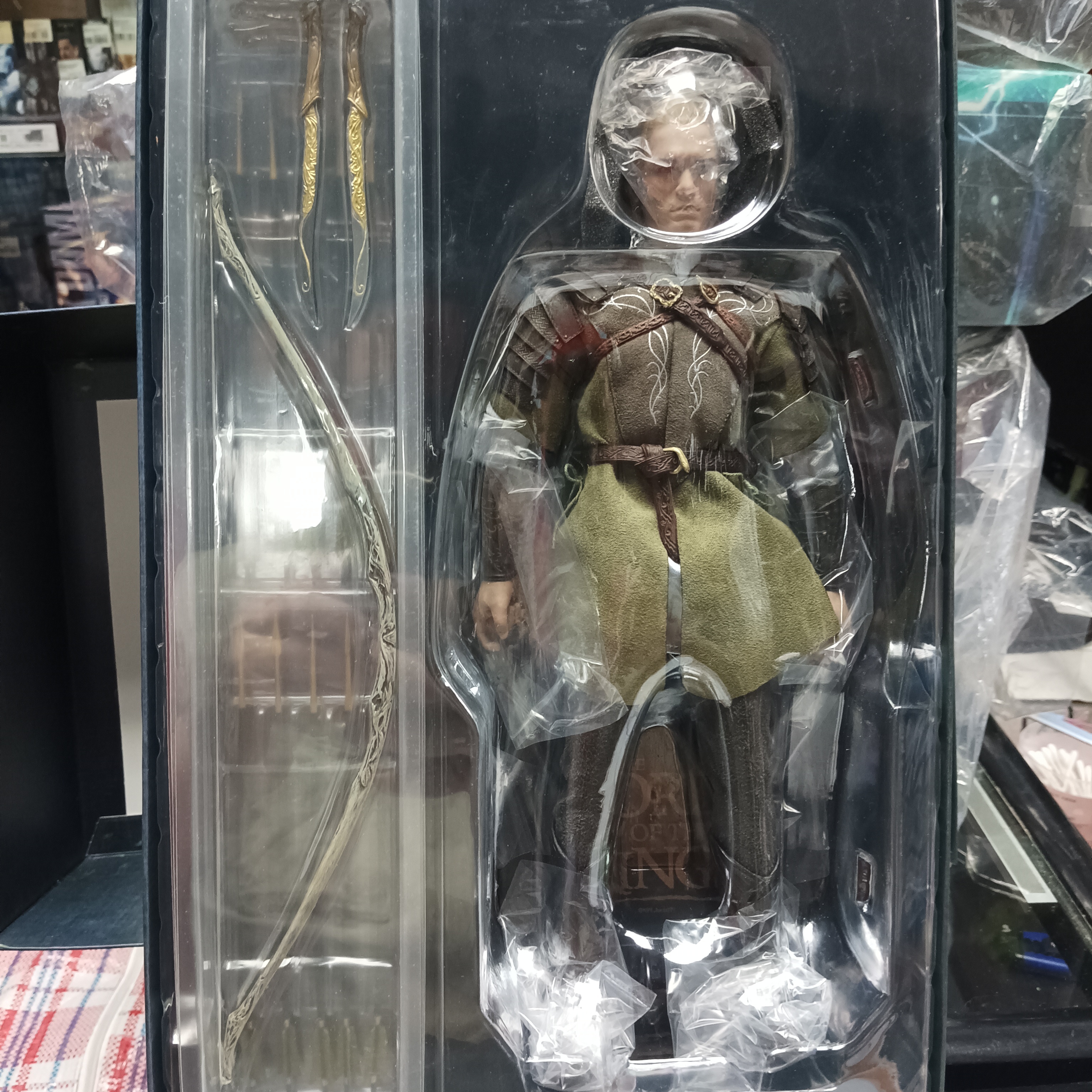 寄賣- Asmus Toys The Lord of the Rings The Two Towers The battle of helms deep the battle of helms deep Legolas 魔戒三部曲 雙城奇謀 聖盔谷之戰 精靈王子 勒苟拉斯 (box damage)