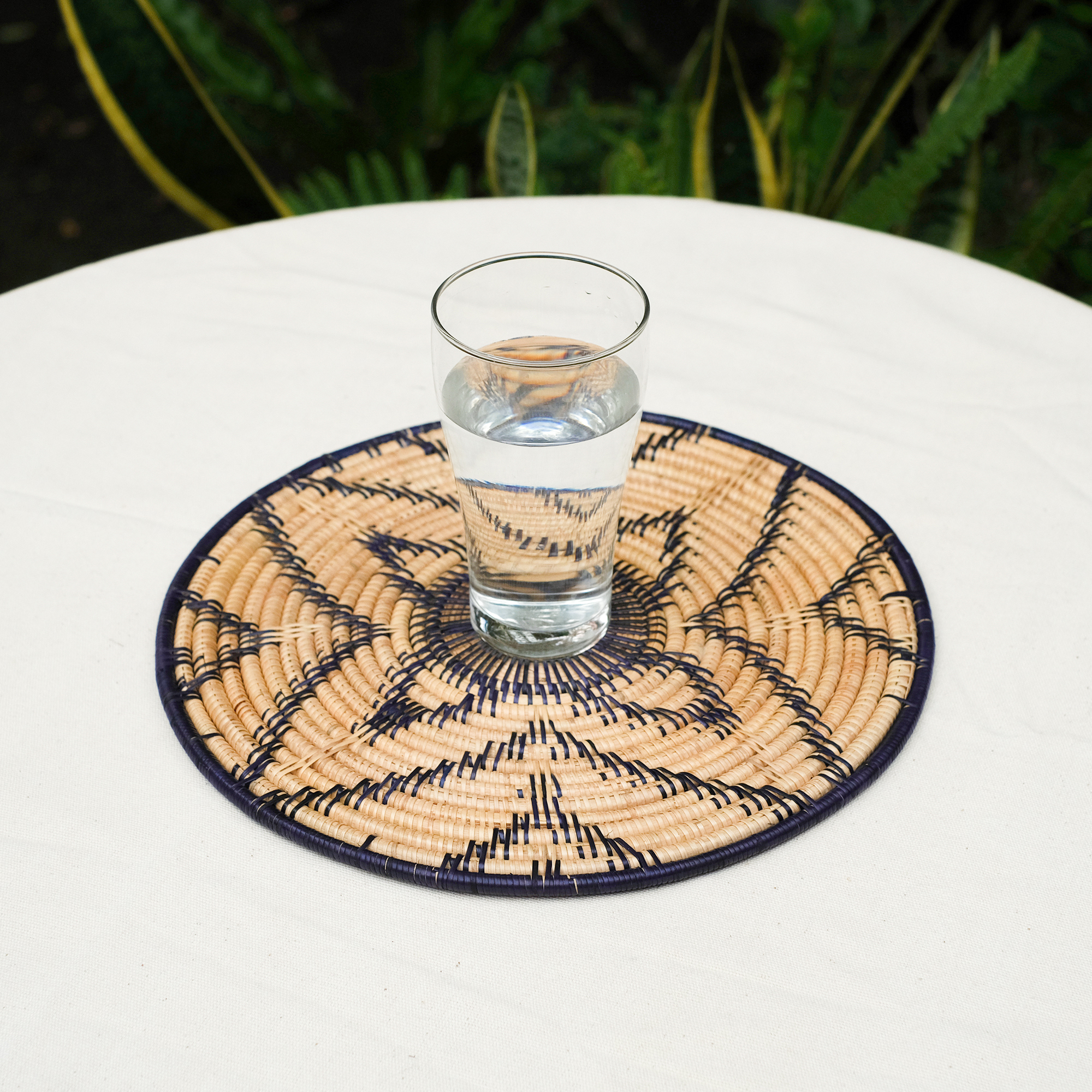 柳藤編織圓盤｜Lotus placemat 海藍｜柬埔寨