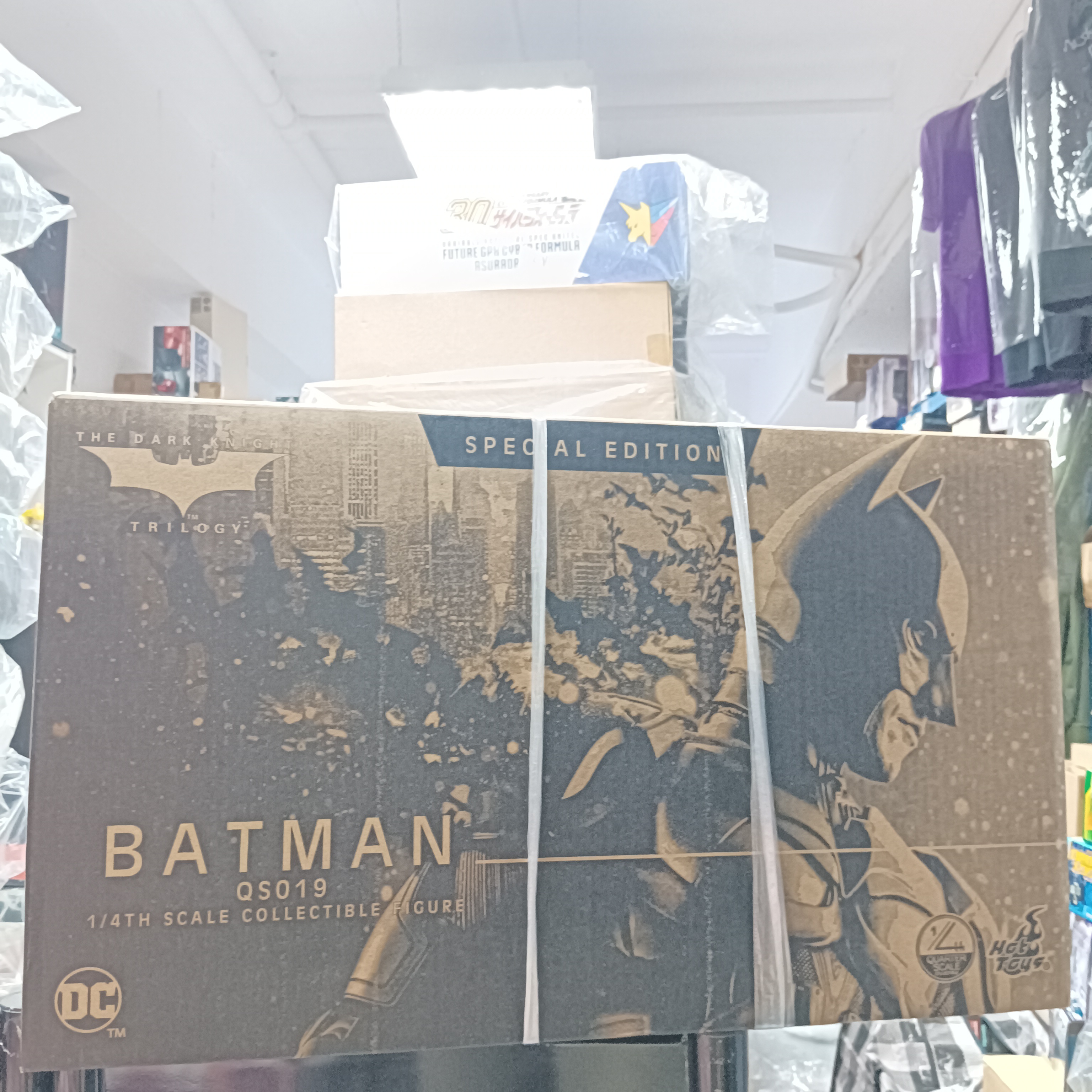 寄賣- Hot Toys QS019 The Dark Knight Trilogy Batman 1/4 special edition 黑暗騎士三部曲 1/4 蝙蝠俠 特別版