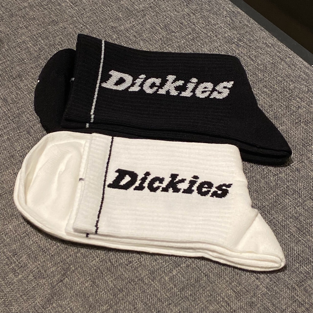 Dickies LOGO 側邊字母 黑白襪子