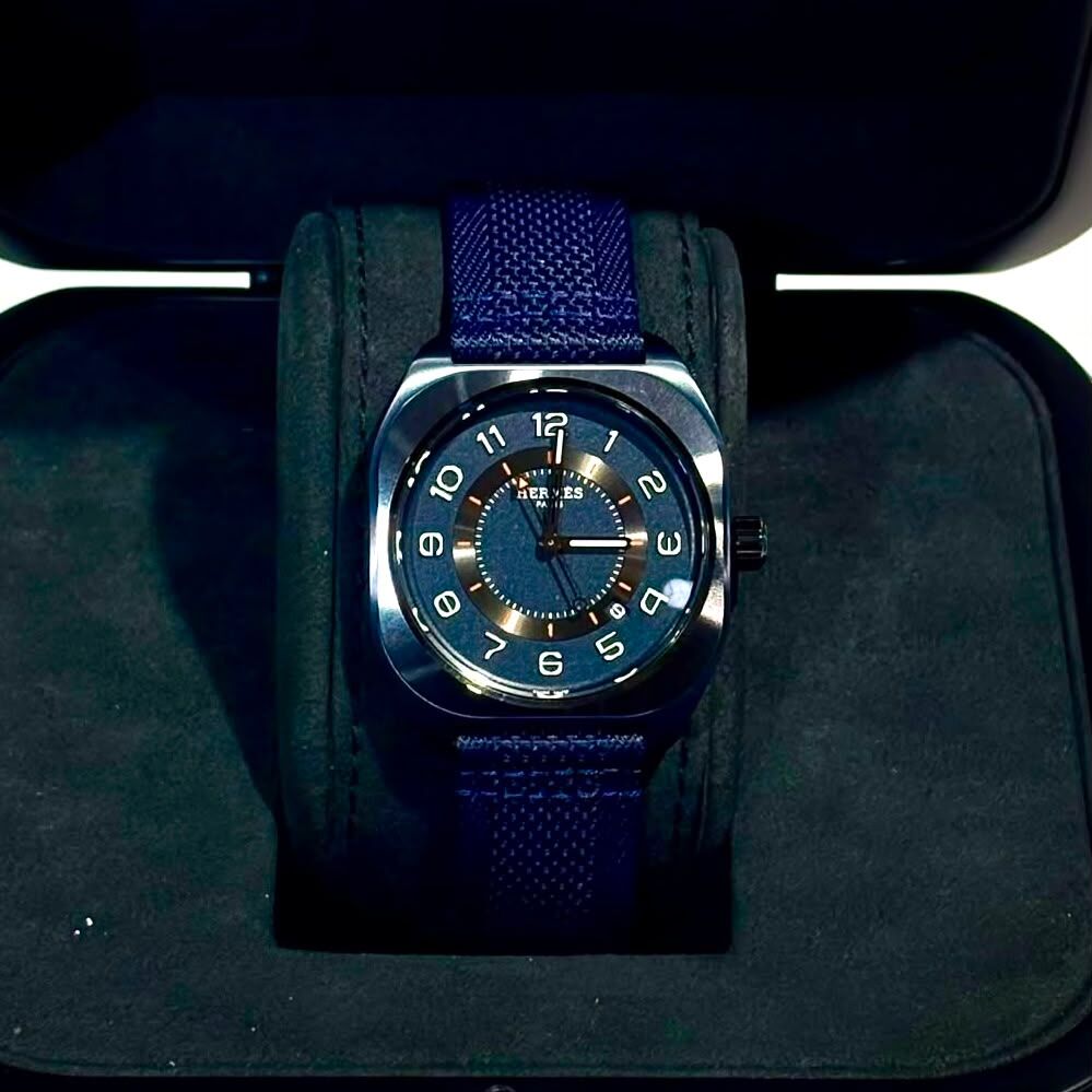 全新HERMES手錶 H08 WATCH 42mm #男女同款, 深海藍編織橡膠錶帶自動機械, W056950WW00, #BRAND NEW #香榭站正品