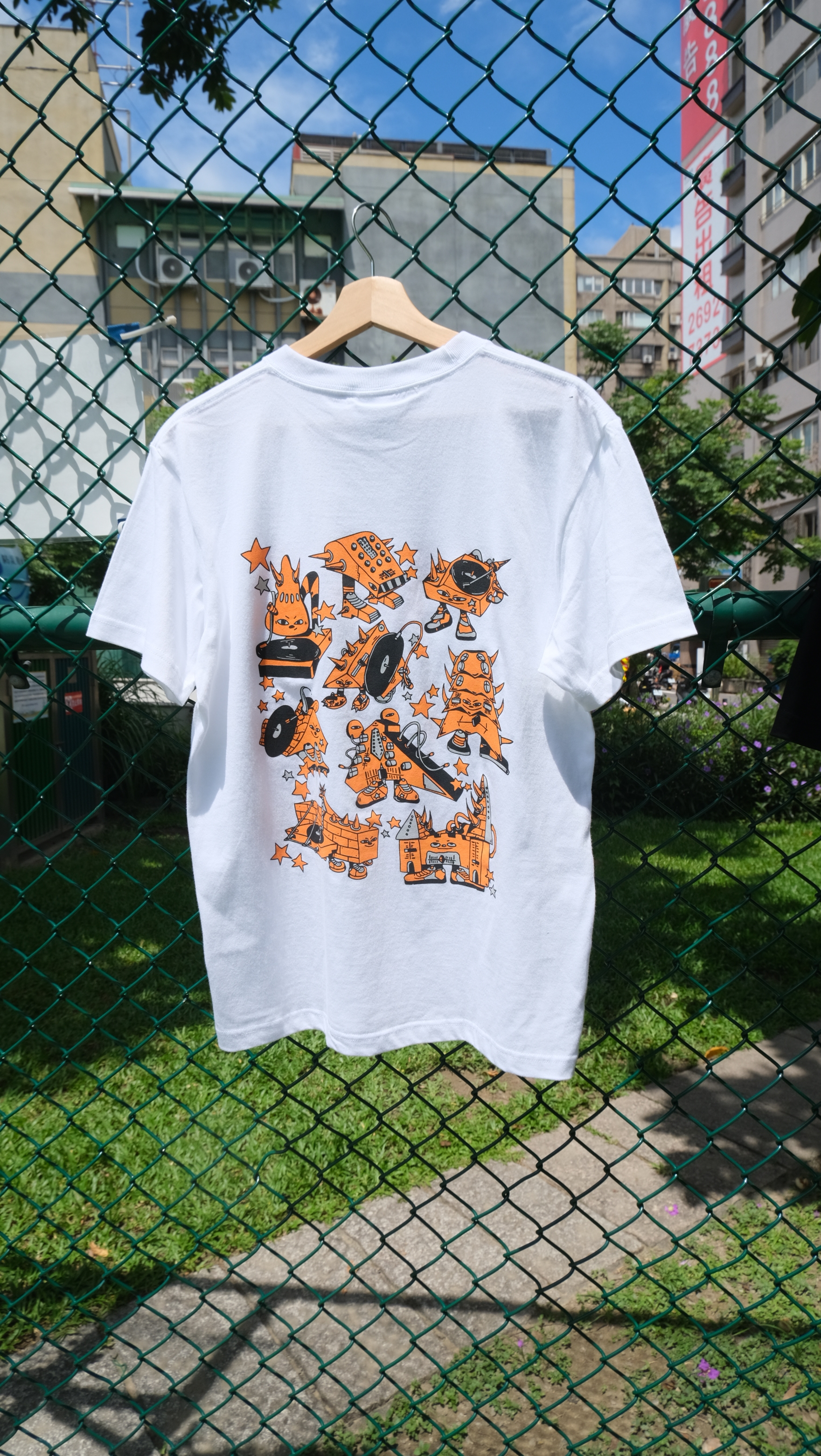 Mess-age x Turntable Jam 碟對碟 Tee / White