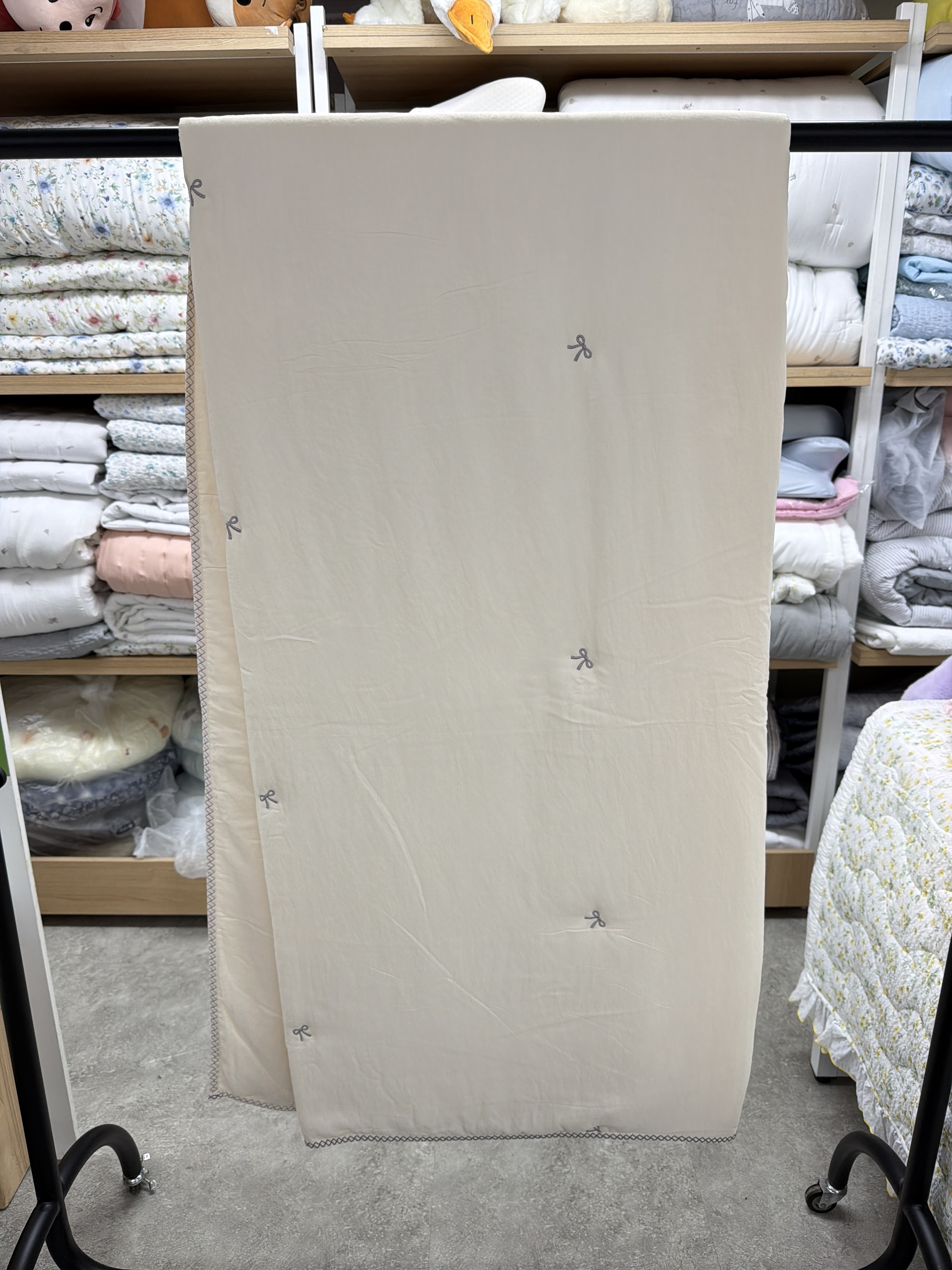 VH21 韓國刺繡蝴蝶結天絲莫代爾春夏被-米色