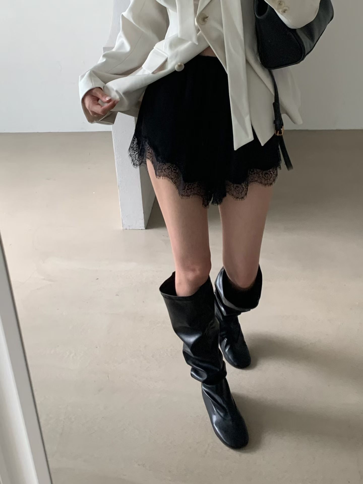 睫毛蕾絲片短褲