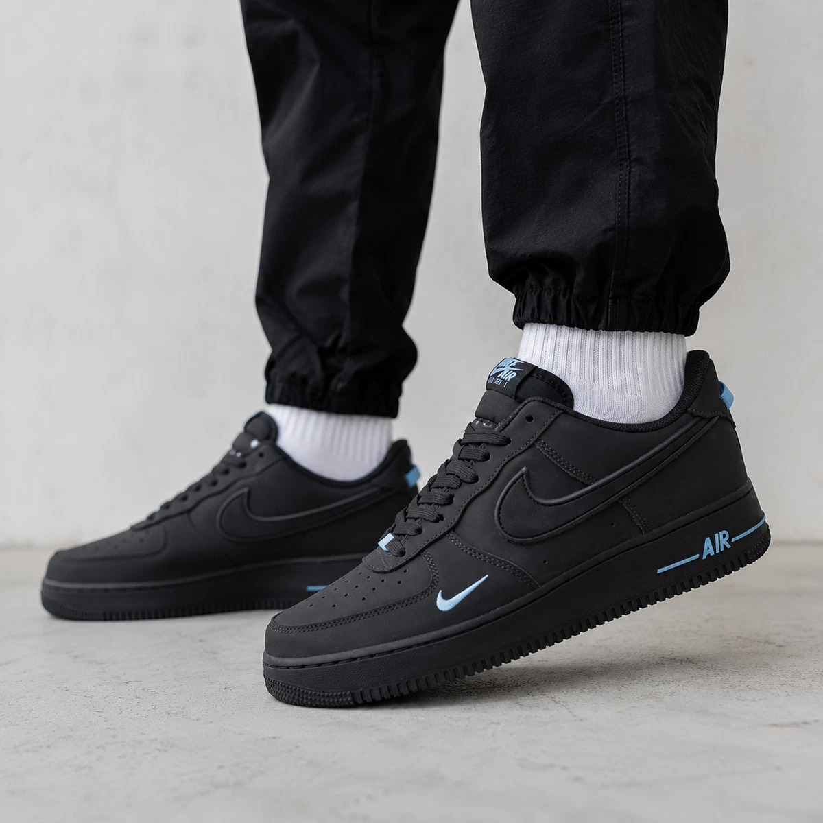 【代購】Nike Air Force 1 '07 經典低筒休閒鞋 黑藍