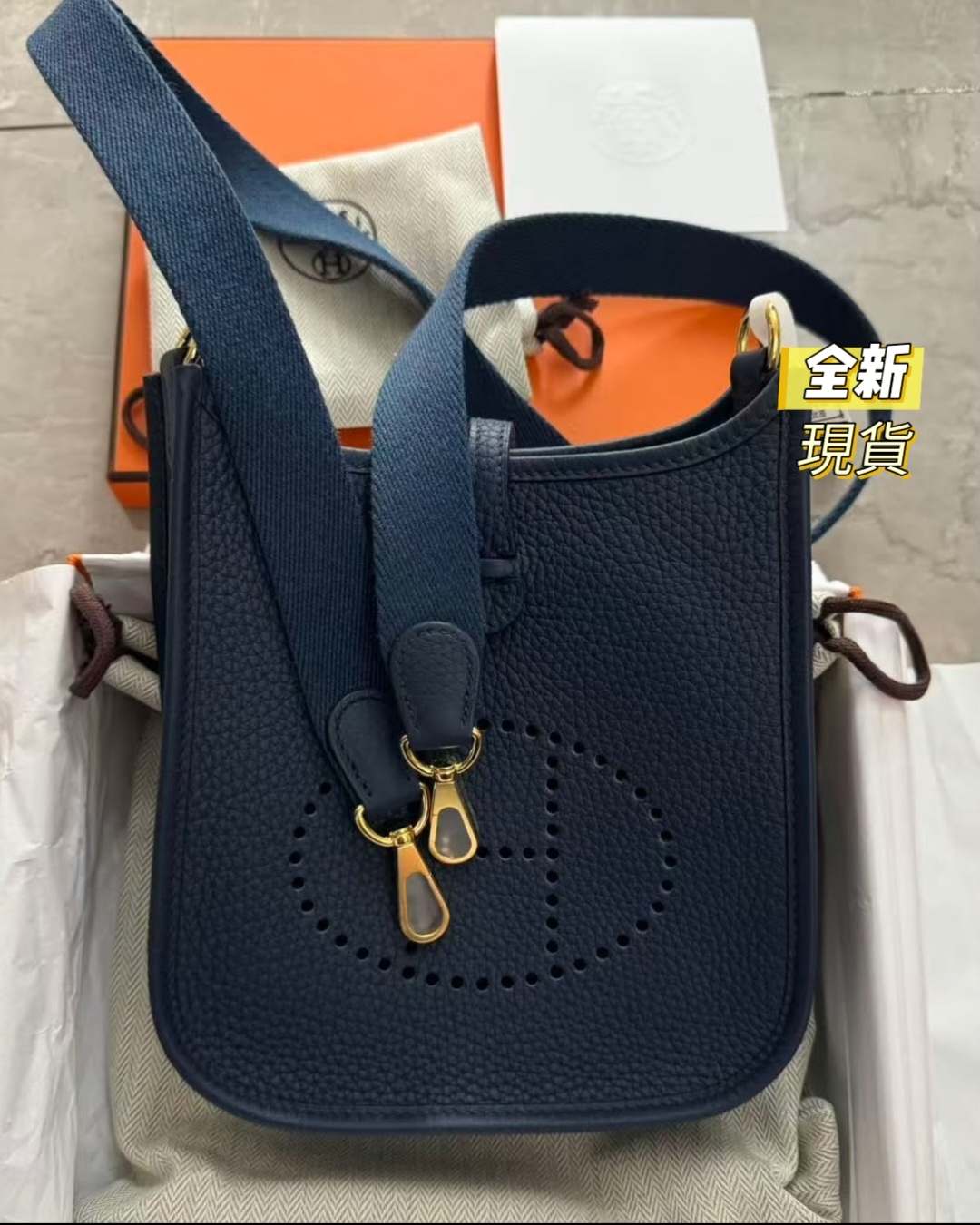Mini evelyne 7P普魯士藍金扣