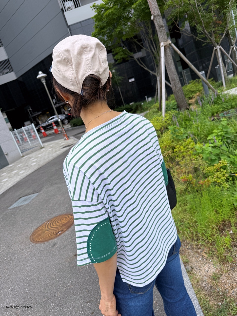 正韓袖半圓補釘橫條T (綠)