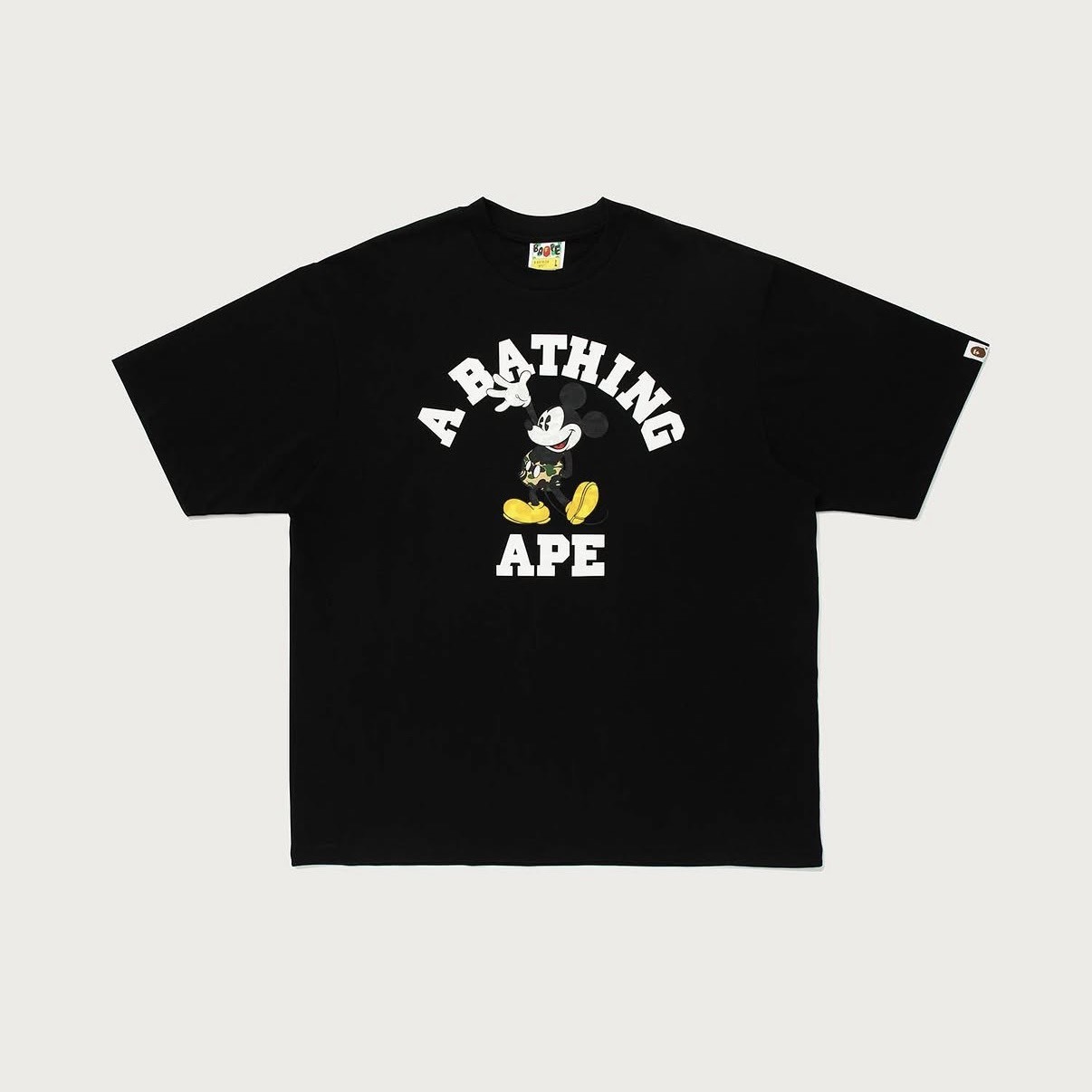 -(B4b05)-A BATHING APE BAPE X DISNEY MICKEY MOUSE COLLEGE RELAXED FIT TEE 迪士尼聯名款 米奇 寬鬆版 男款 短Ｔ 黑色/白色/綠色-1M23110930