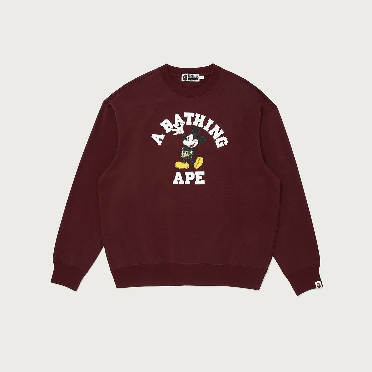 -(B2c04)-A BATHING APE BAPE X DISNEY MICKEY MOUSE COLLEGE RELAXED FIT CREWNECK 迪士尼聯名款 米奇 寬鬆版 男款 大學Ｔ 衛衣 黑色/灰色/紅色-1M73113901