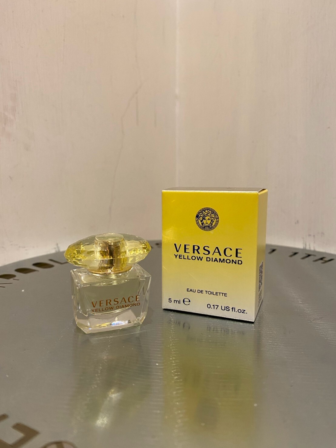 VERSACE 凡賽斯 香愛黃鑽迷你淡香水 5ml