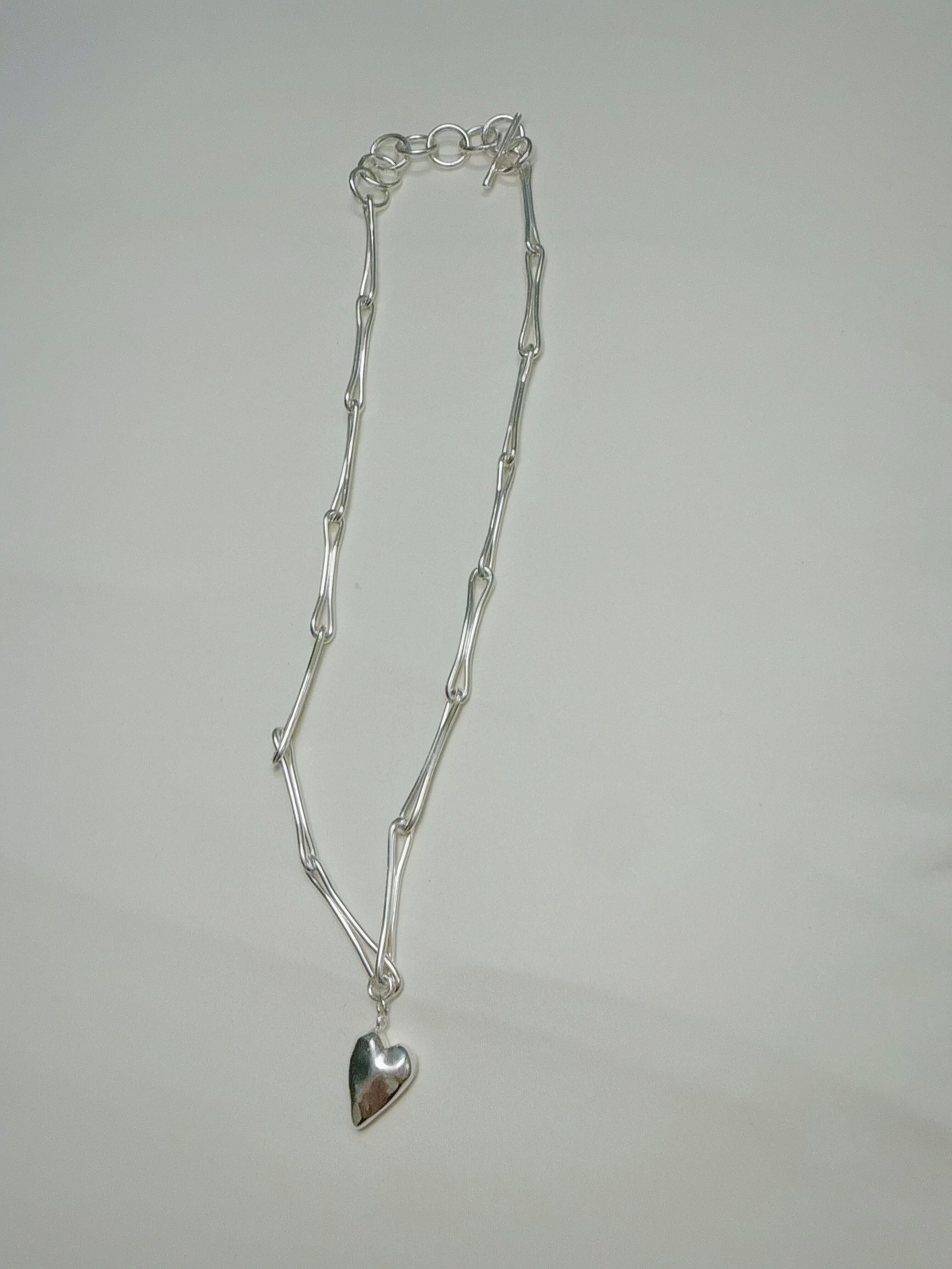 WW2677 Heart bone Necklace