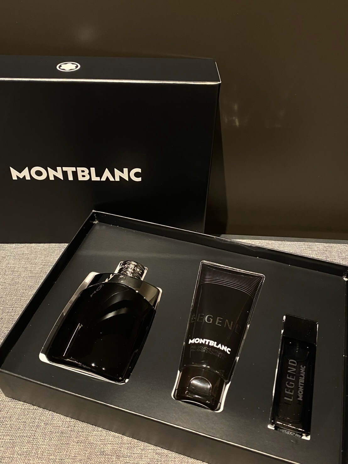 Montblanc 萬寶龍 傳奇至尊男仕淡香水禮盒 (淡香精100ml+隨行香氛7.5ml+沐浴精100ml)