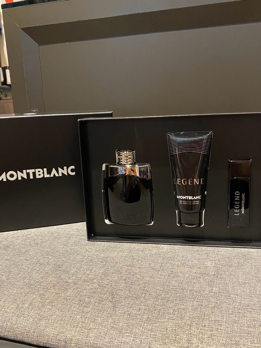 Montblanc 萬寶龍 傳奇至尊男仕淡香水禮盒 (淡香精100ml+隨行香氛7.5ml+沐浴精100ml)