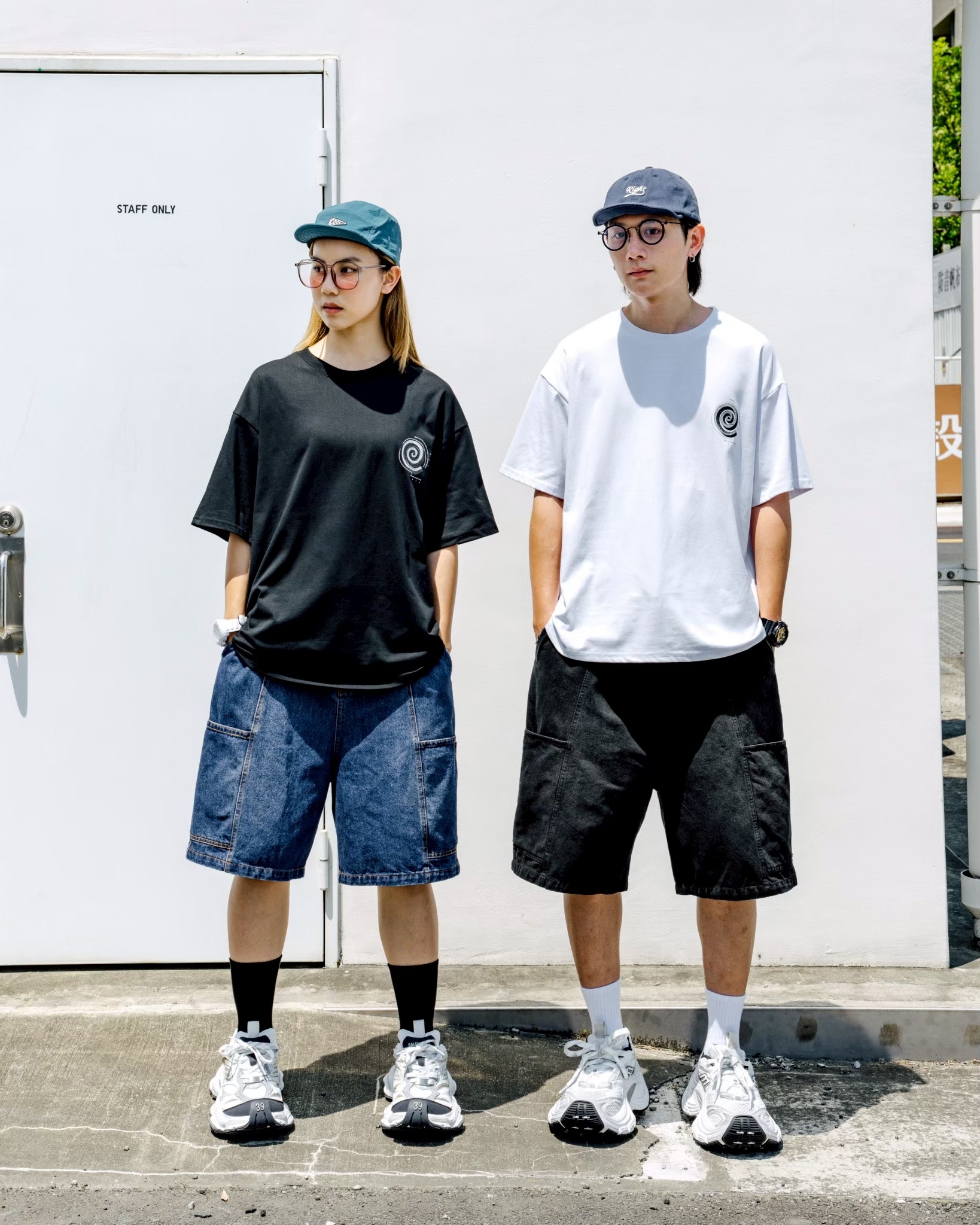 【逢甲 FUZZY】大口袋 過膝 牛仔 短褲 黑色 藍色 SB5011