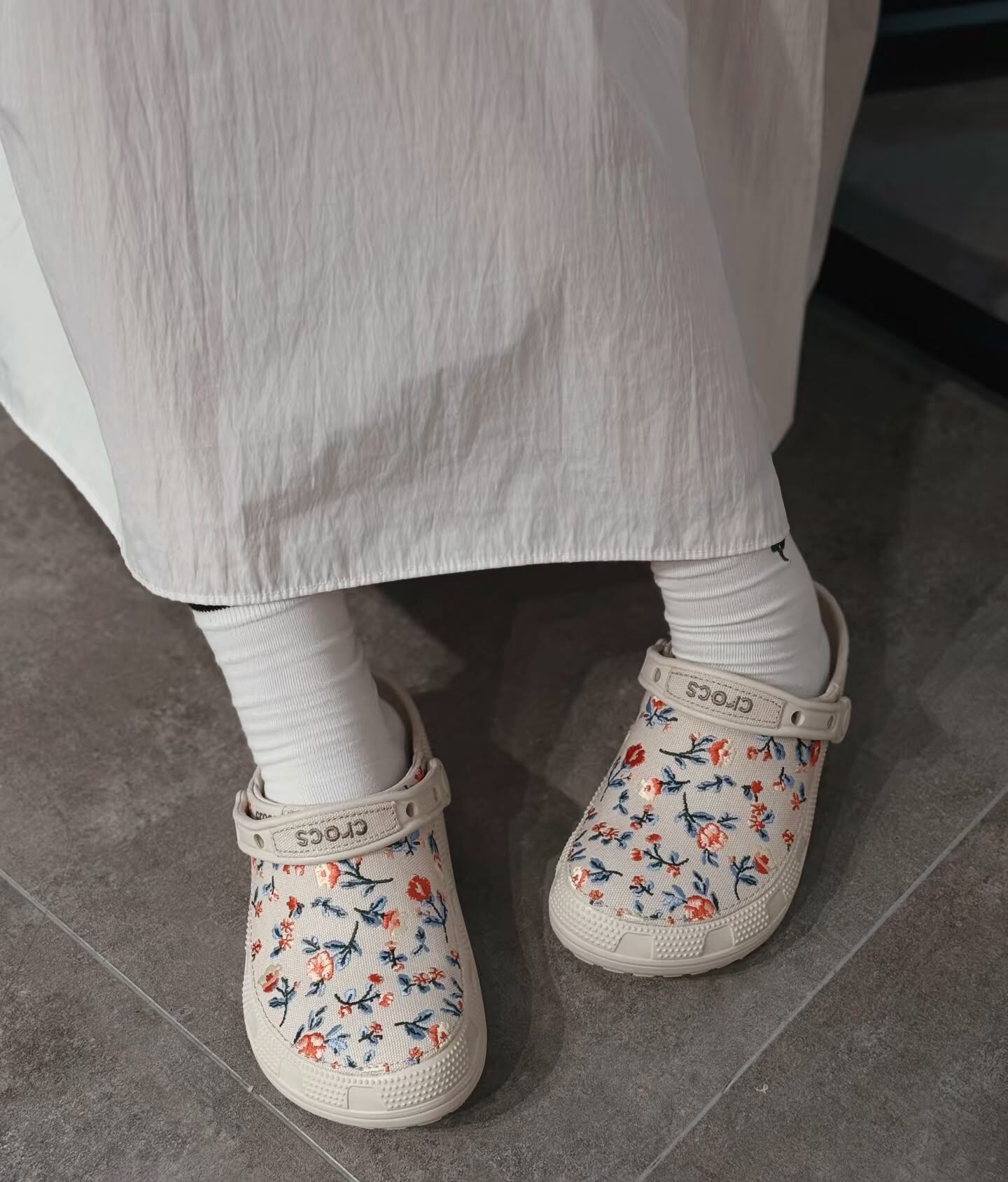 【預購】Crocs H0823500 經典花花鞋