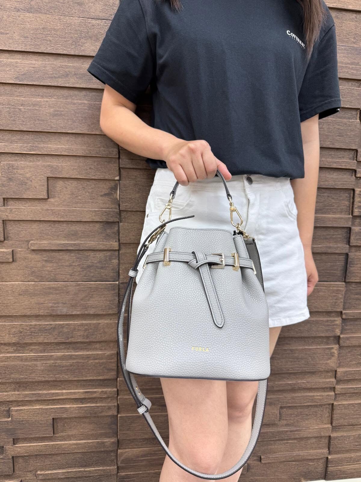LYS02373 FURLA 真皮荔枝紋水桶袋